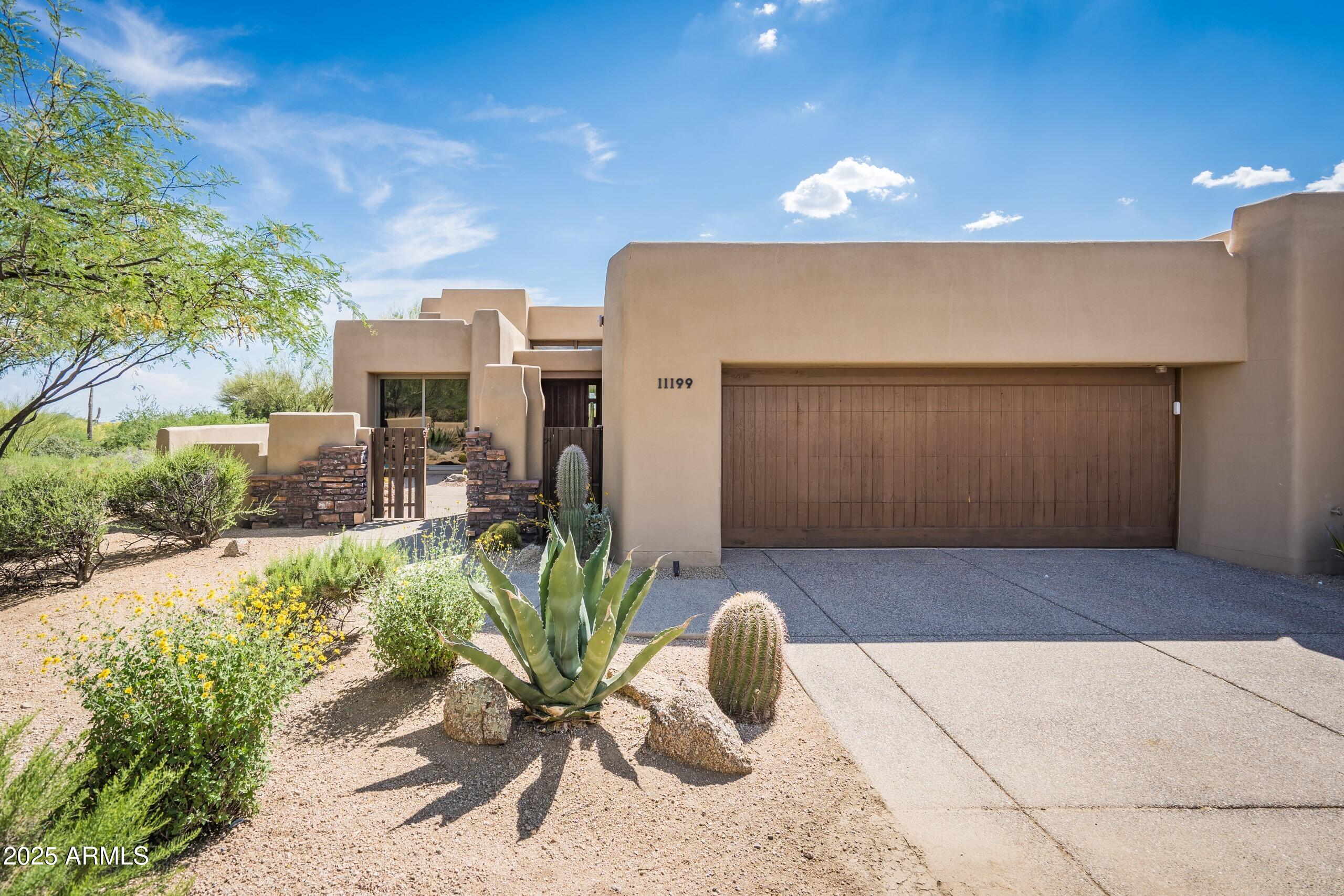 11199 E PROSPECT POINT Drive, Scottsdale, AZ 85262 — Photo 1 of 25