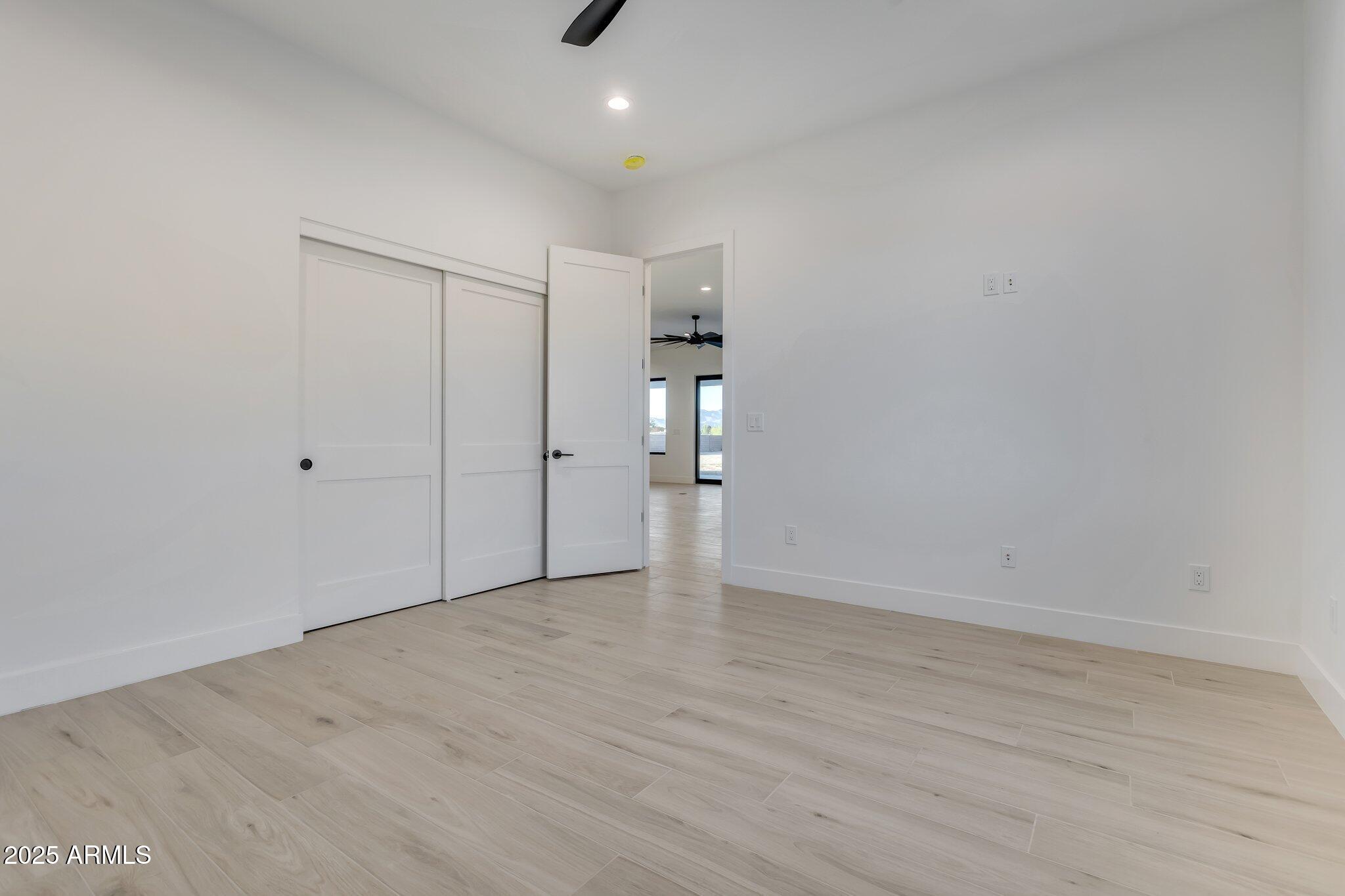 Thumbnail 32