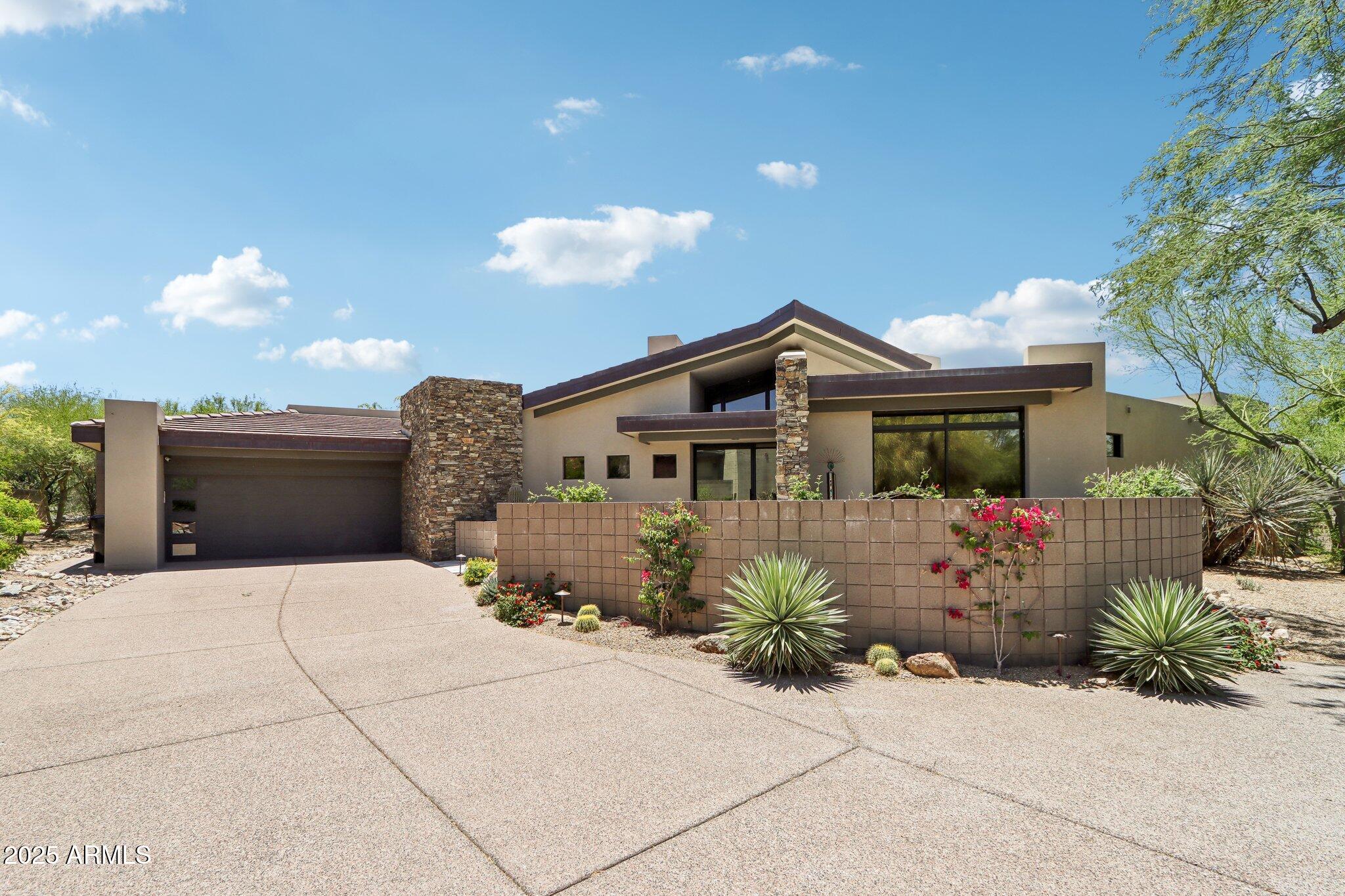 10651 E FERNWOOD Lane, Scottsdale, AZ 85262