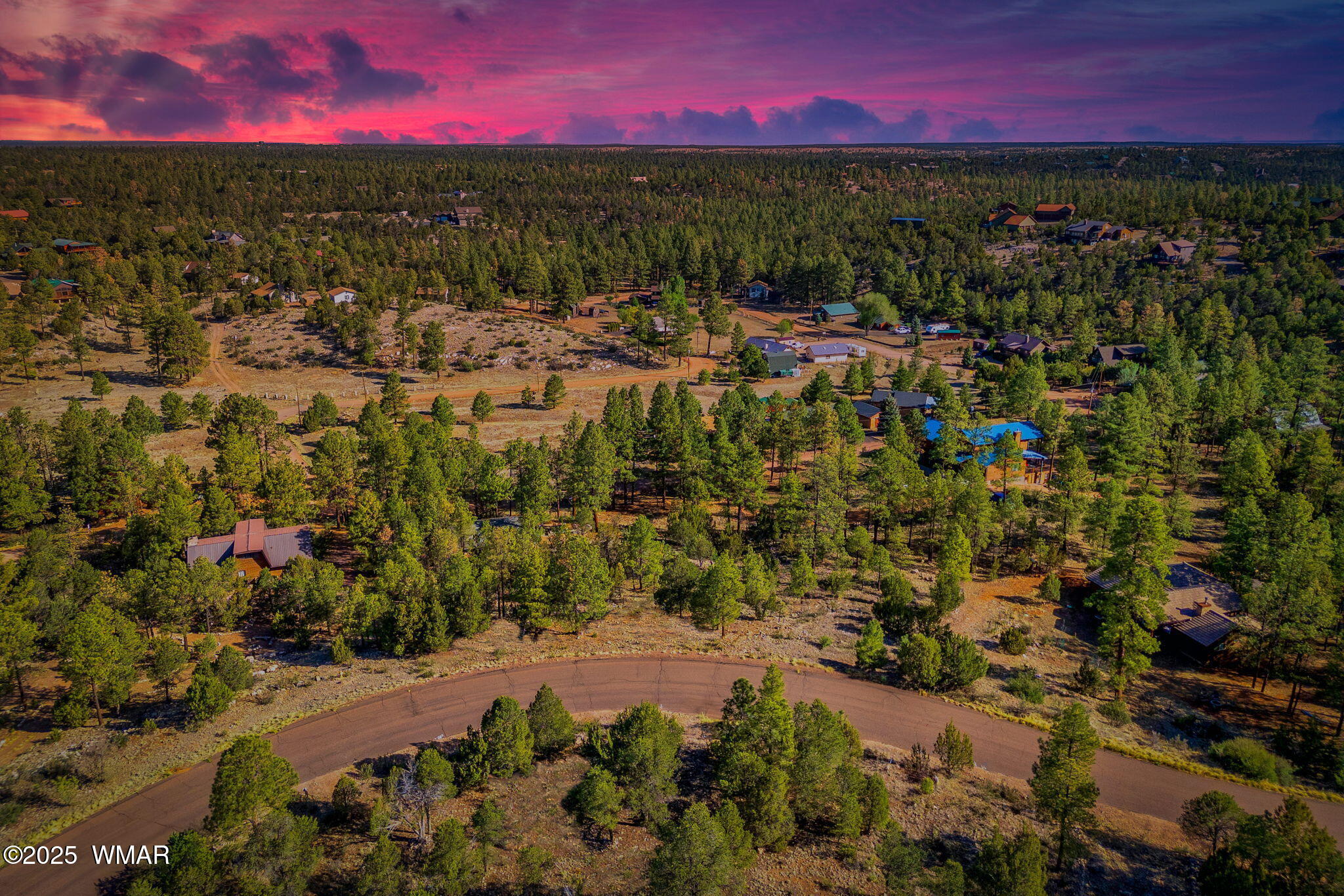 2794 SkyHawk Drive, Overgaard, AZ 85933