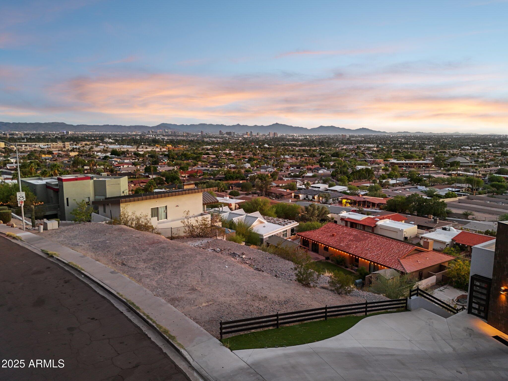 7040 N 23RD Place 104, Phoenix, AZ 85020
