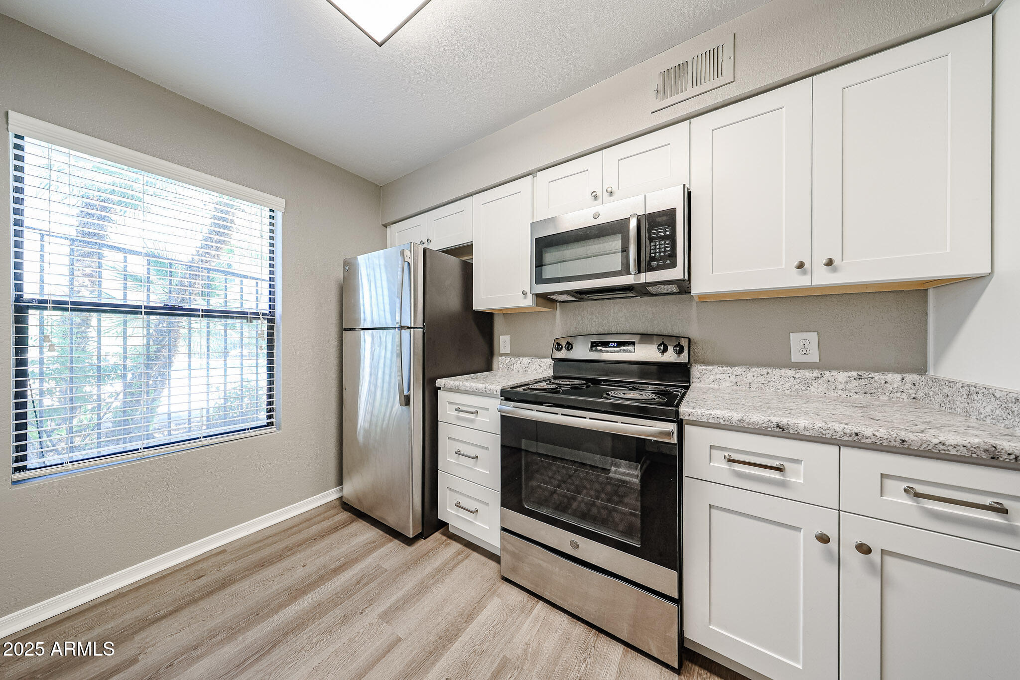 2025 E CAMPBELL Avenue 137, Phoenix, AZ 85016