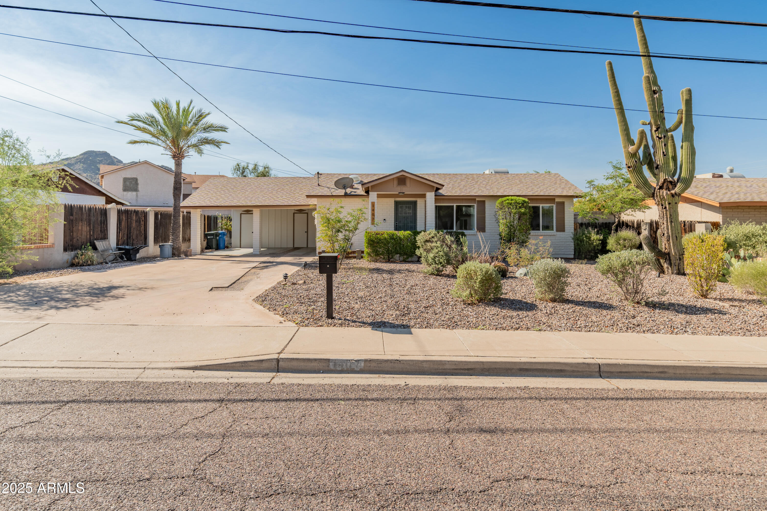 1407 E MOUNTAIN VIEW Road, Phoenix, AZ 85020 — Photo 1 of 35