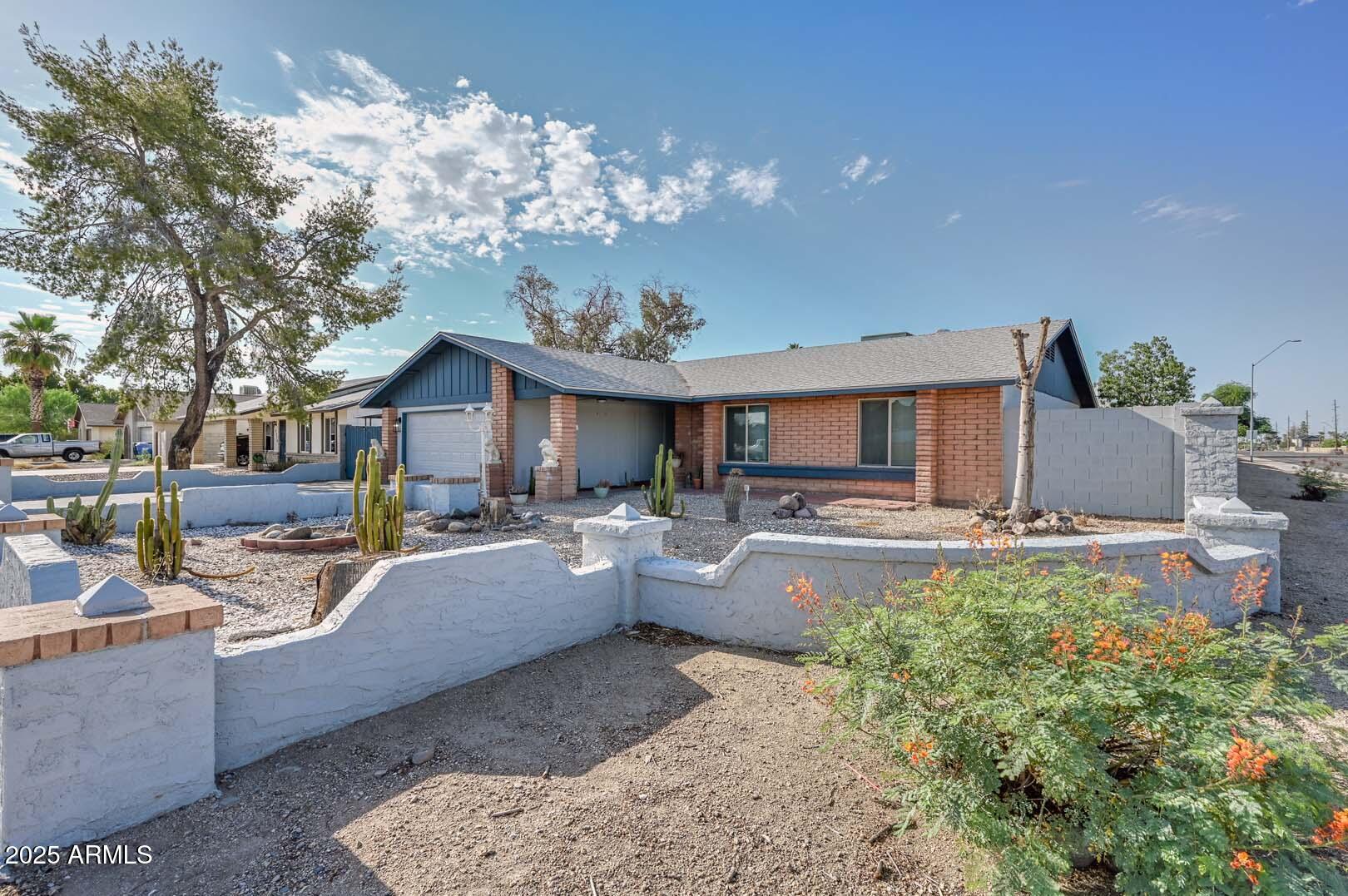 4235 W ASTER Drive, Phoenix, AZ 85029 — Photo 1 of 34