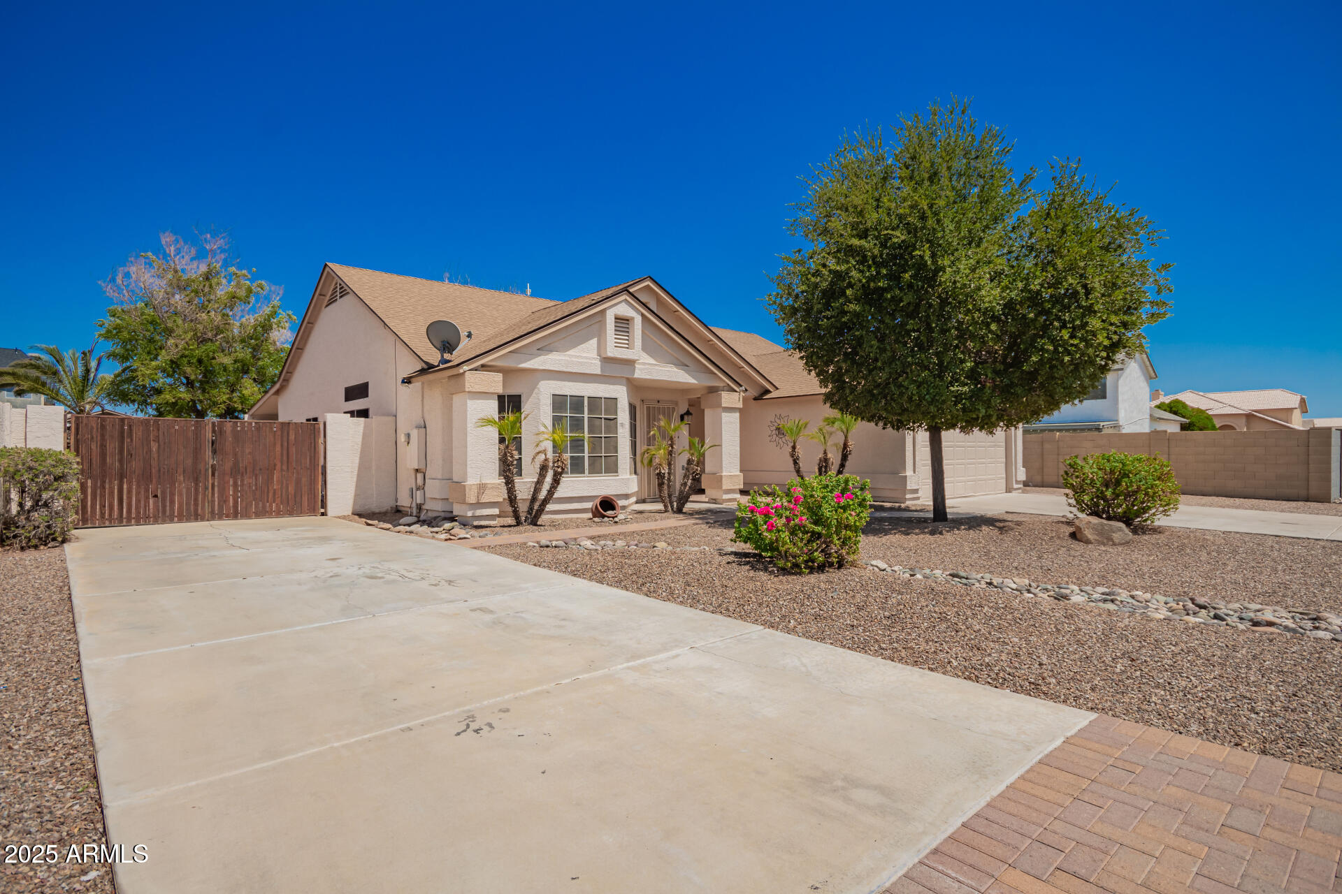 11221 N 77TH Avenue, Peoria, AZ 85345 — Photo 1 of 33