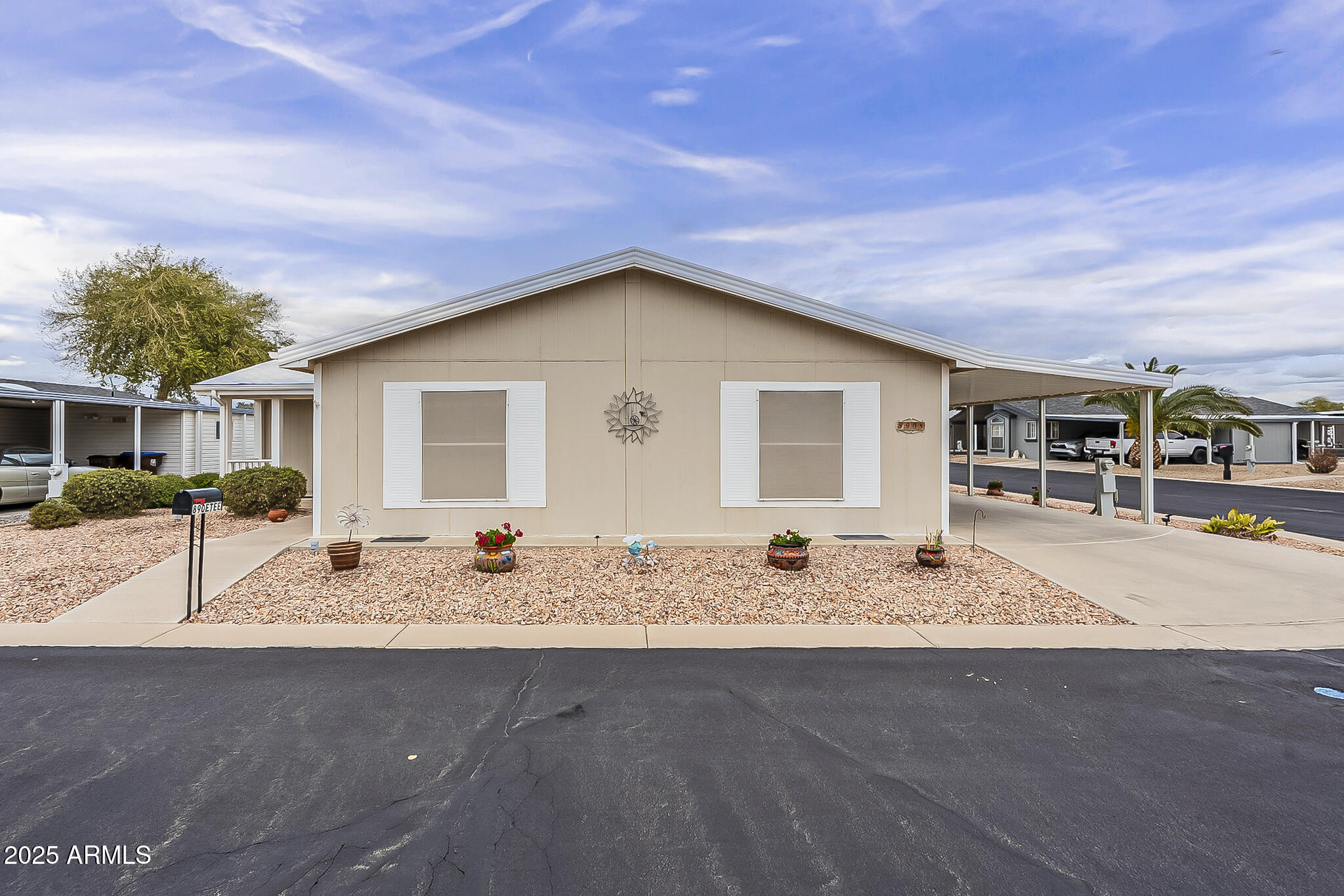890 E TEE Street, San Tan Valley, AZ 85140