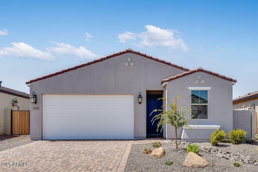 18147 W HIDDENVIEW Drive, Goodyear, AZ 85338