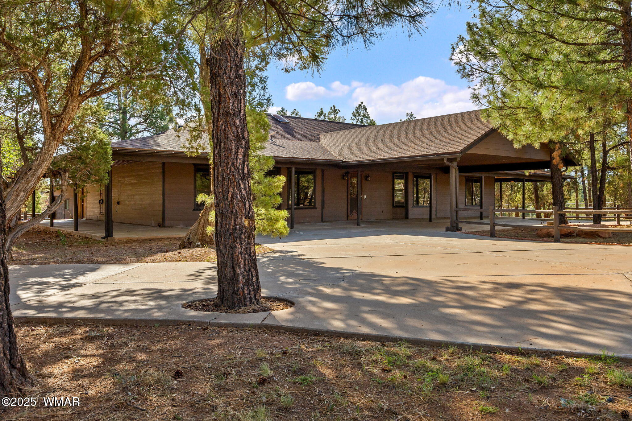 1955 Ricochet Ranch Road, Overgaard, AZ 85933