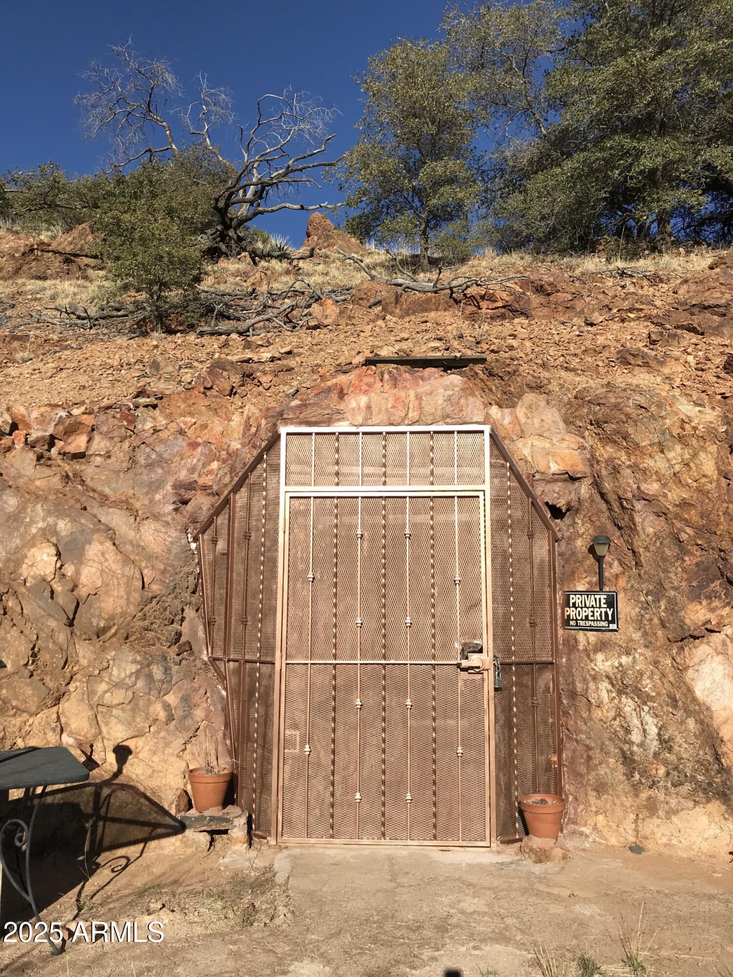 127 High Road 42, Bisbee, AZ 85603
