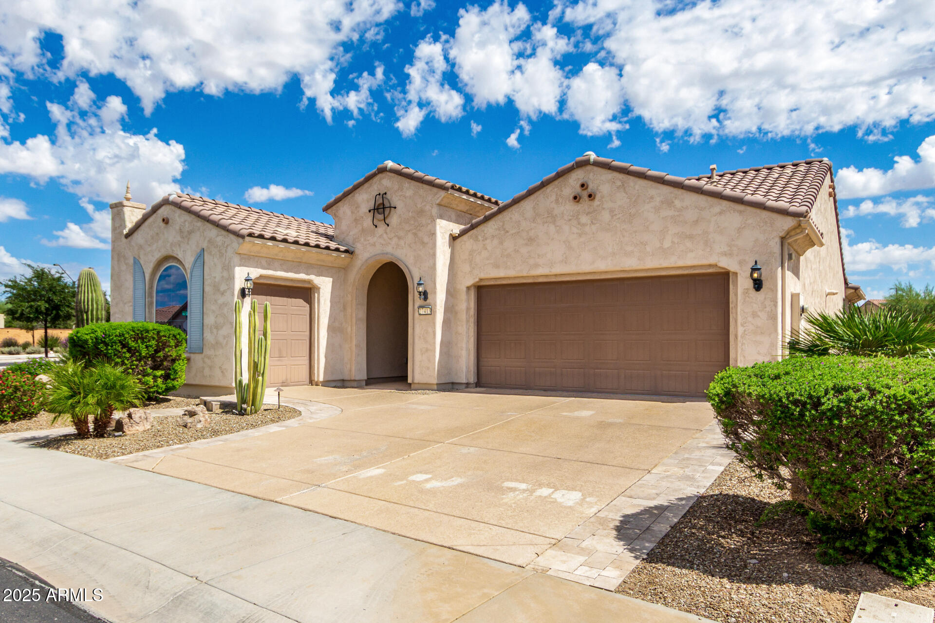 27413 W TONOPAH Drive, Buckeye, AZ 85396
