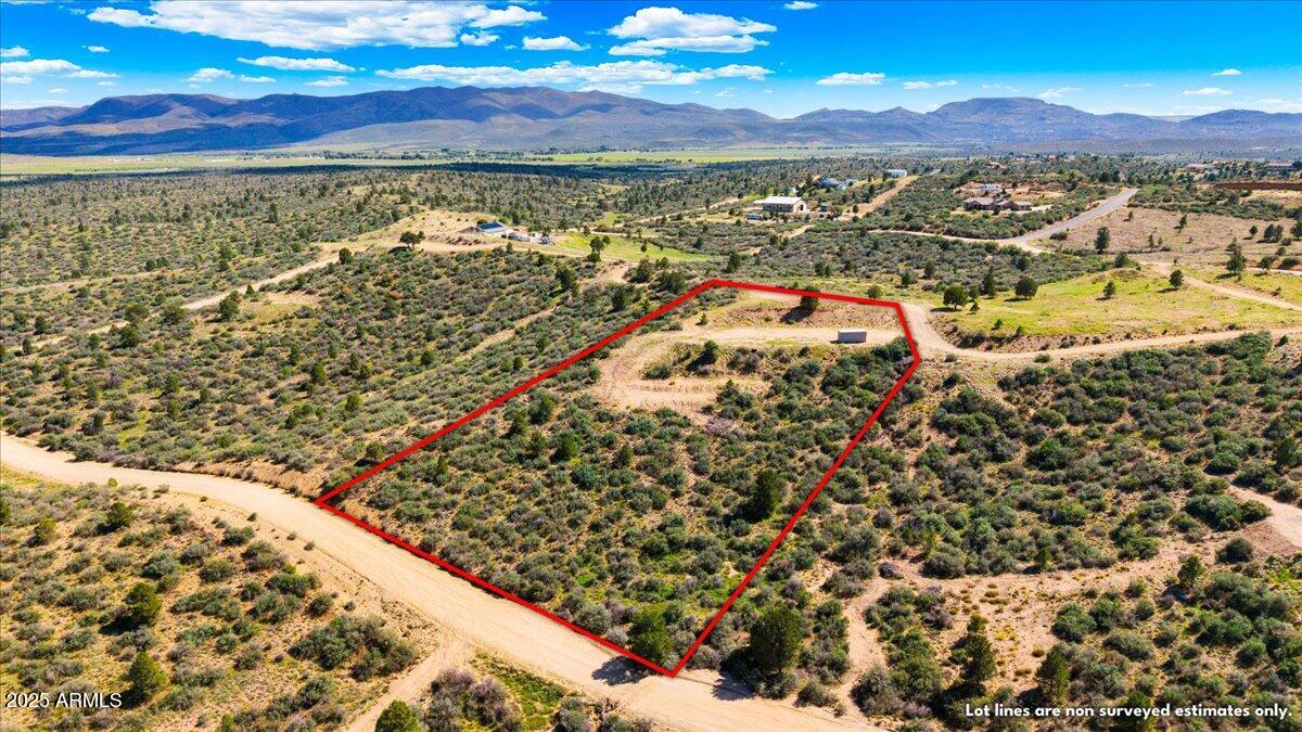 16655 W BLUE SKY Drive 70, Peeples Valley, AZ 86332