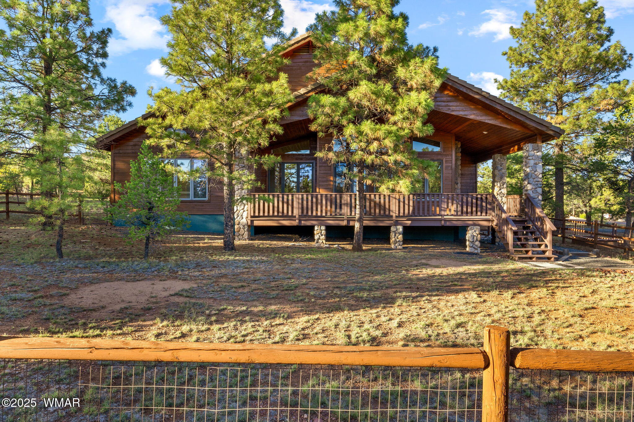 2758 Jaguar Circle, Overgaard, AZ 85933
