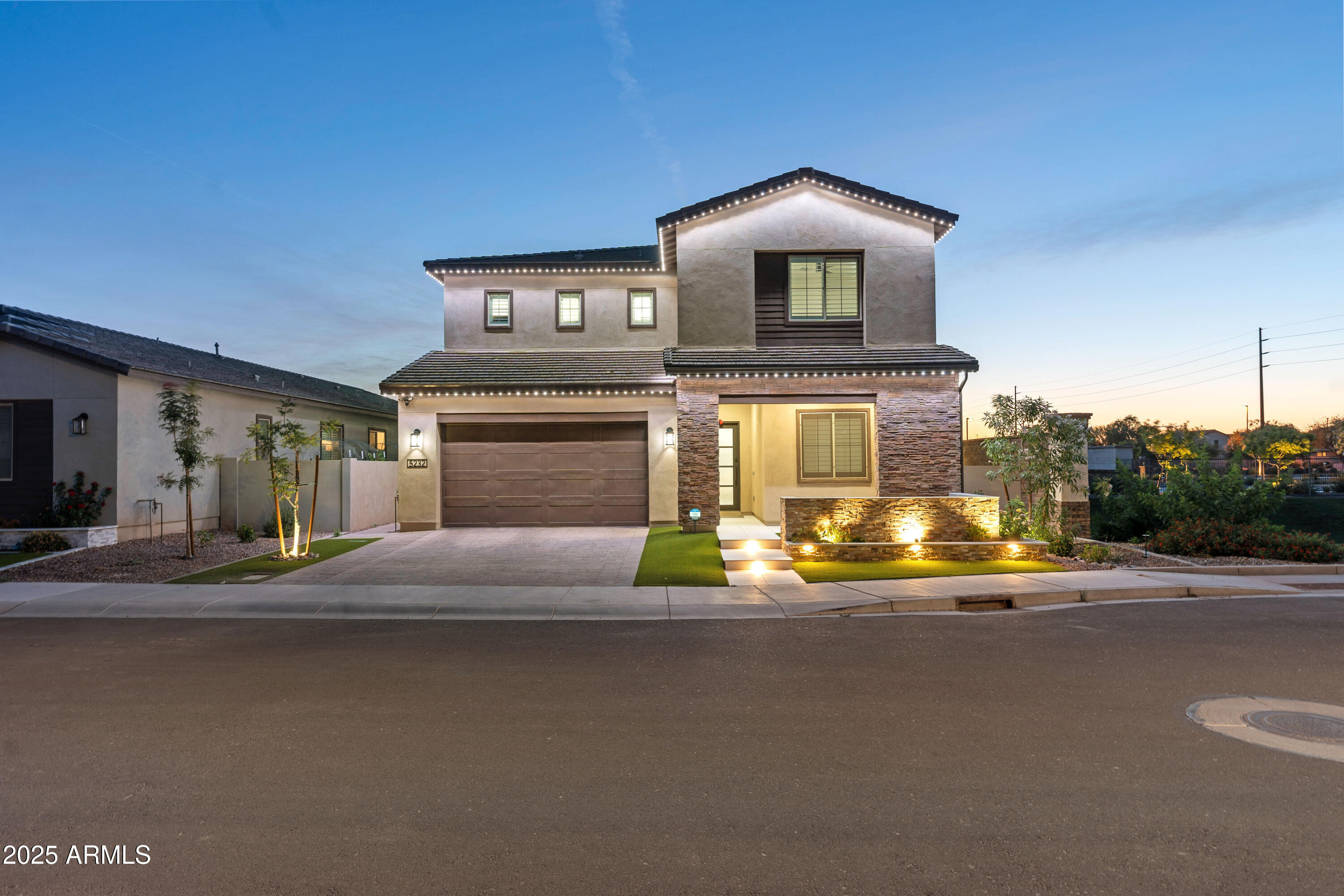 5232 S COBBLESTONE Street, Gilbert, AZ 85298 — Photo 1 of 71