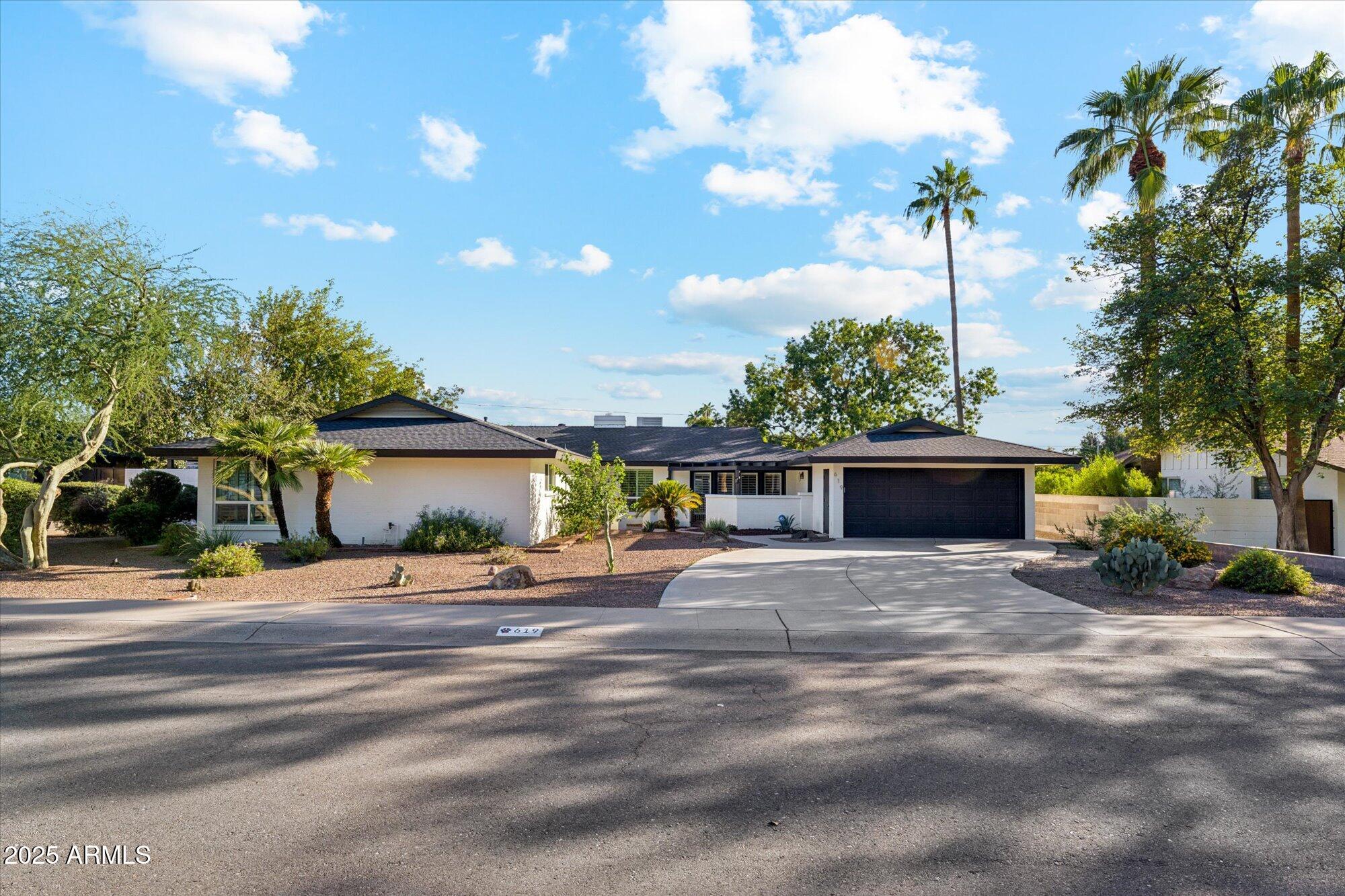 619 E VISTA Avenue, Phoenix, AZ 85020