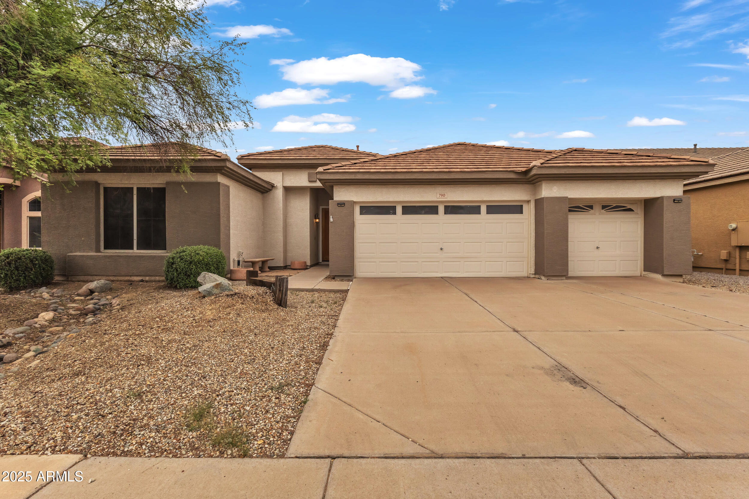 790 W CHERRYWOOD Drive, Chandler, AZ 85248