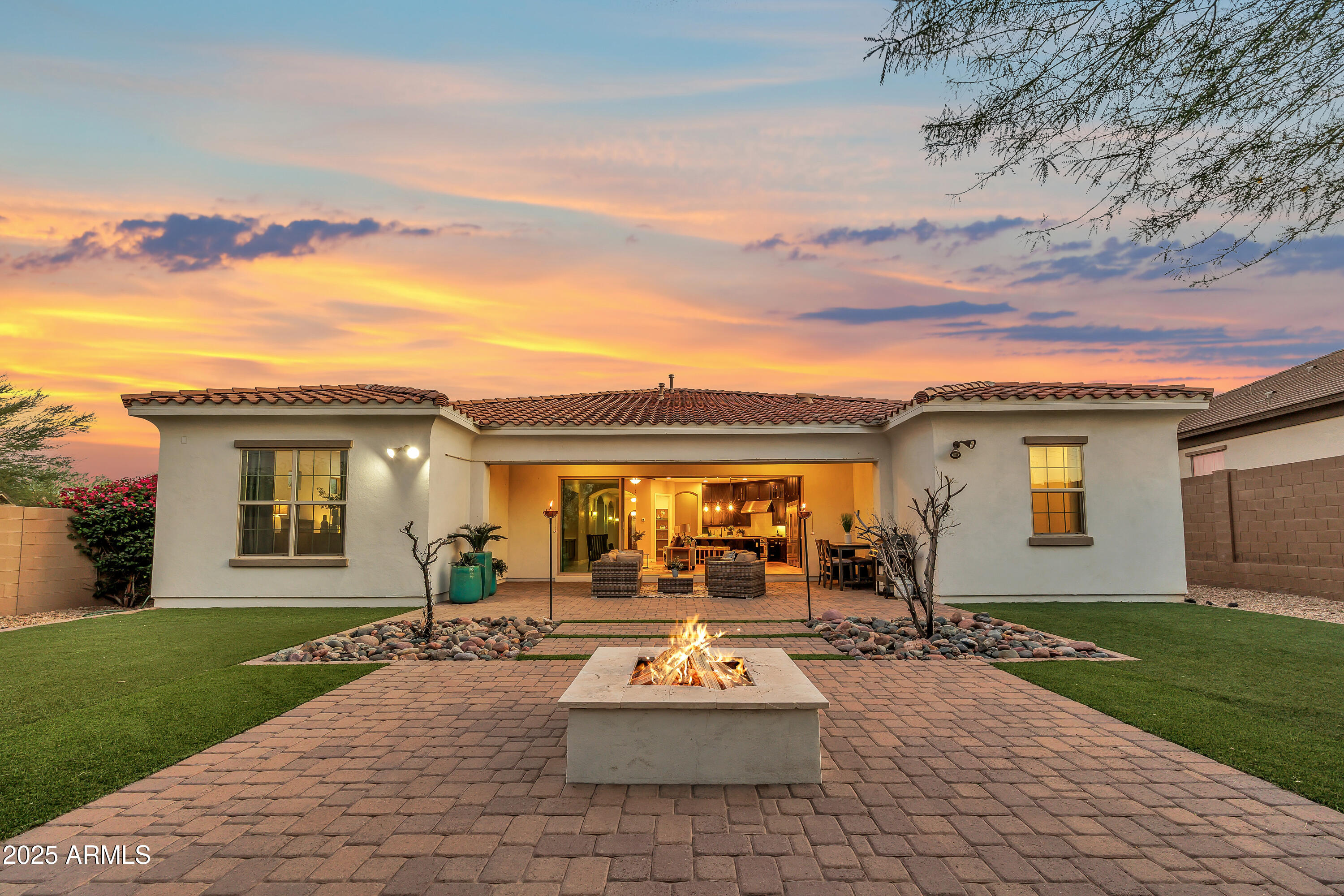 4254 E VALENCIA Drive, Phoenix, AZ 85042