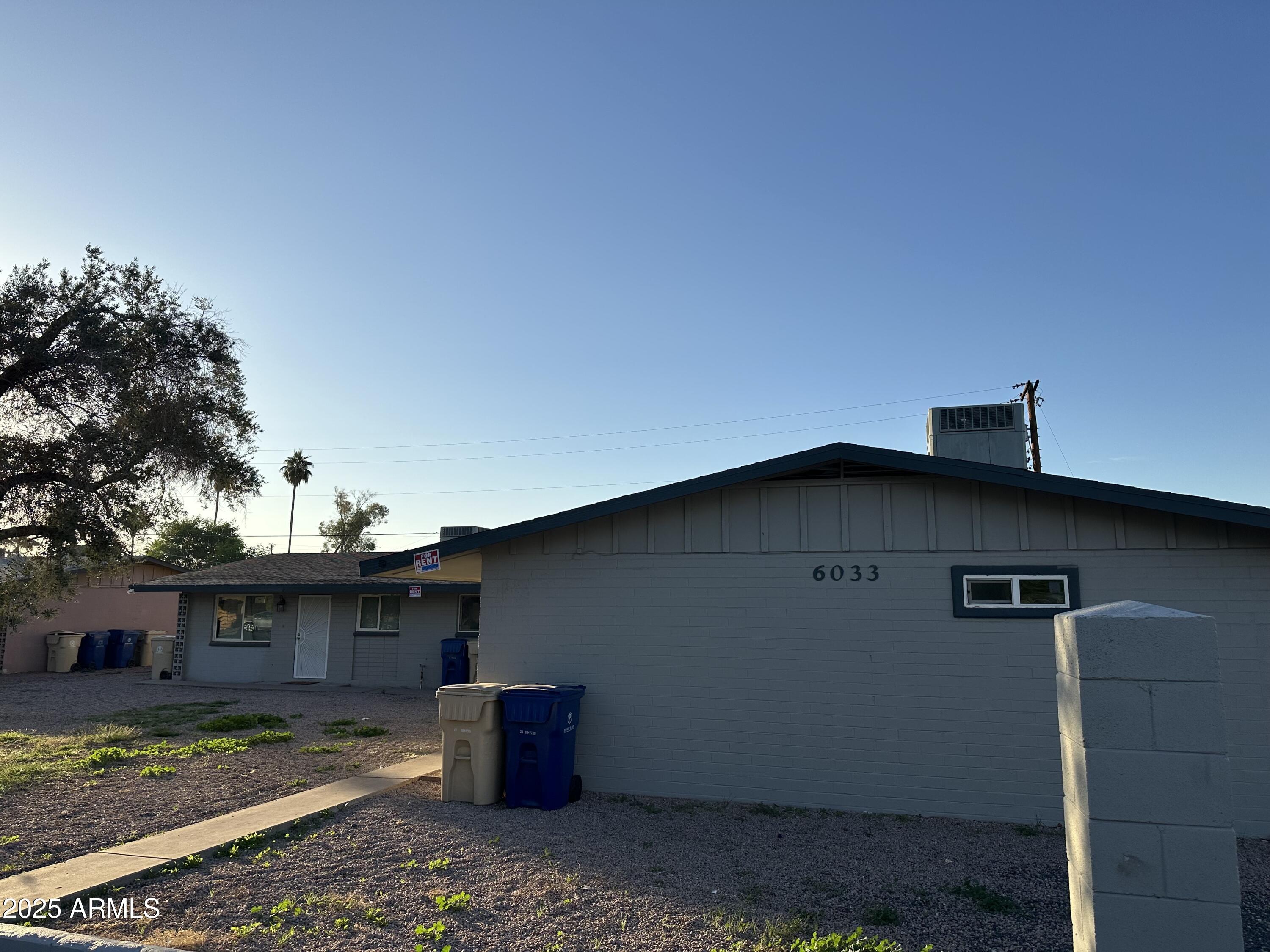 6033 W OREGON Avenue, Glendale, AZ 85301