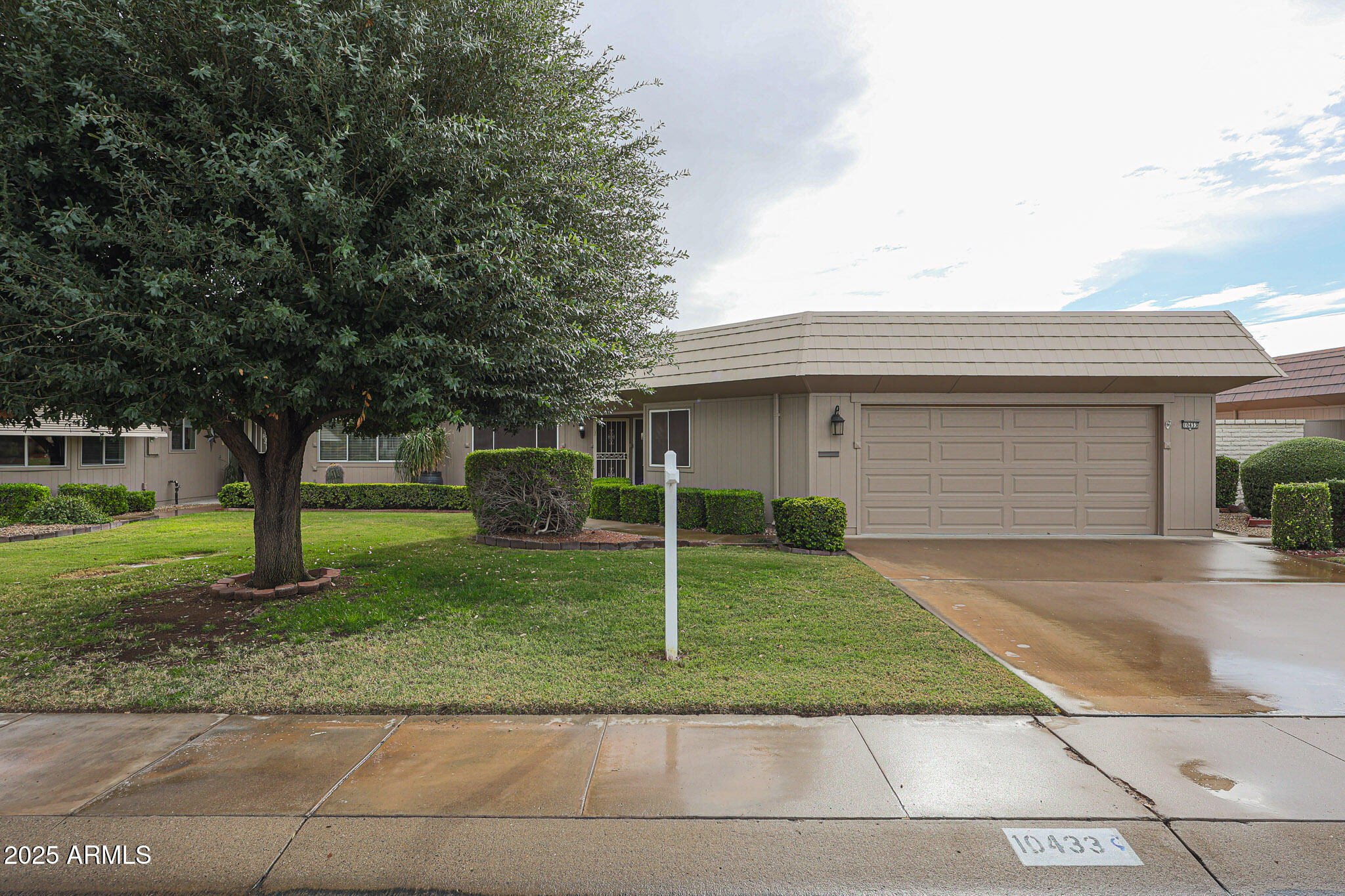 10433 W HUTTON Drive, Sun City, AZ 85351