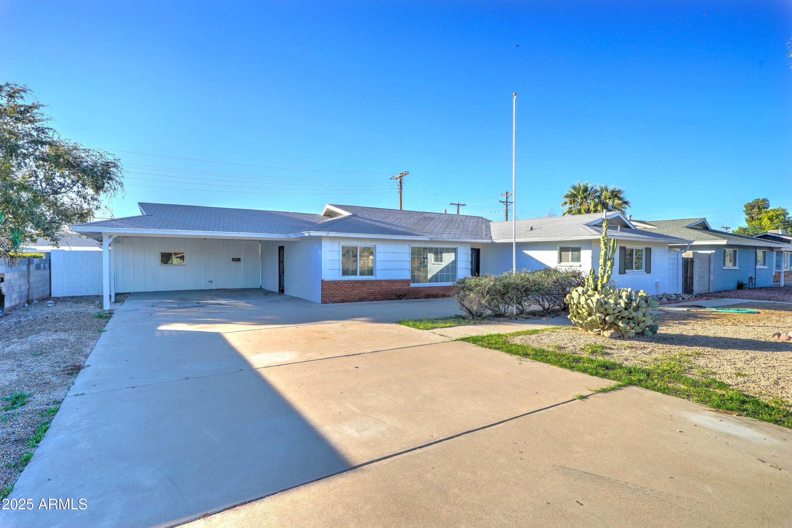 2039 W NORTHVIEW Avenue, Phoenix, AZ 85021 — Photo 1 of 30