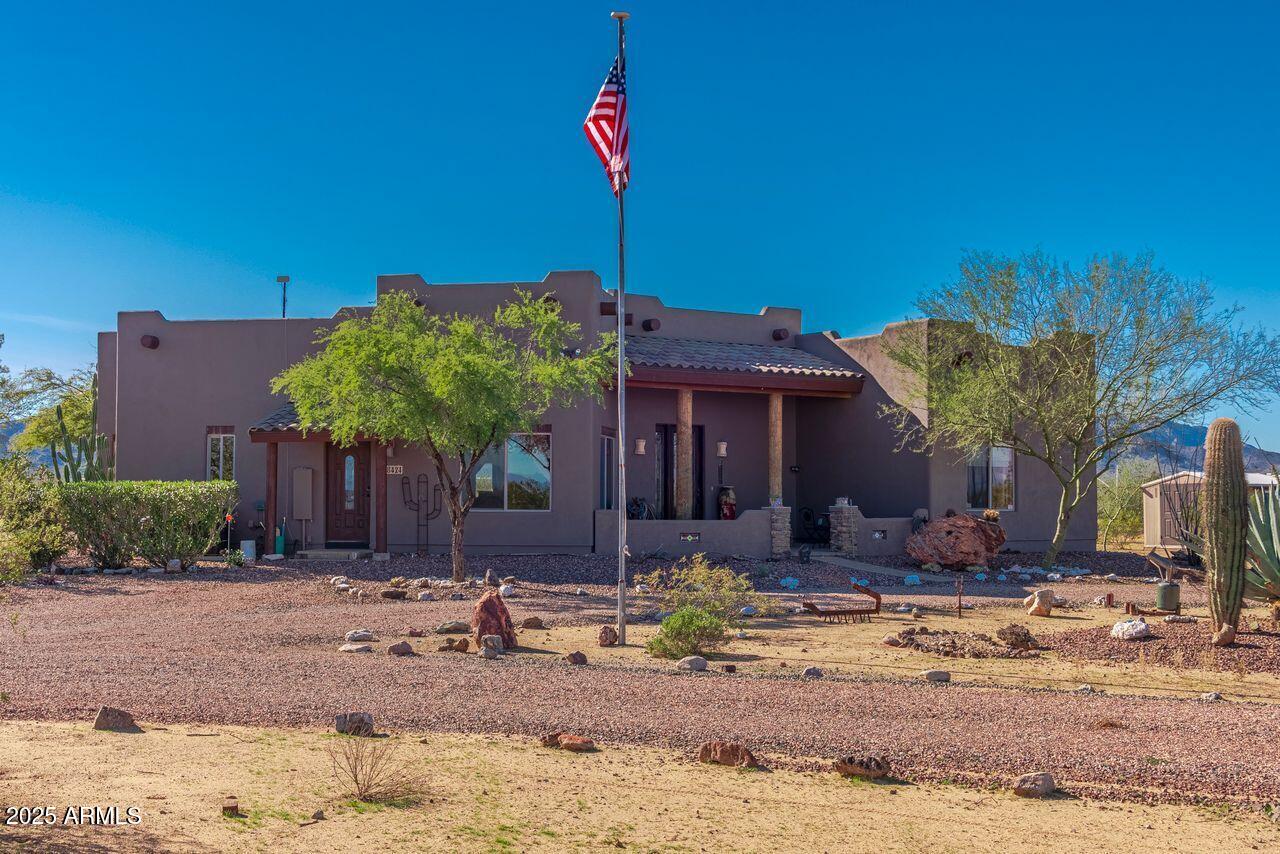 48424 N 520th Avenue, Aguila, AZ 85320