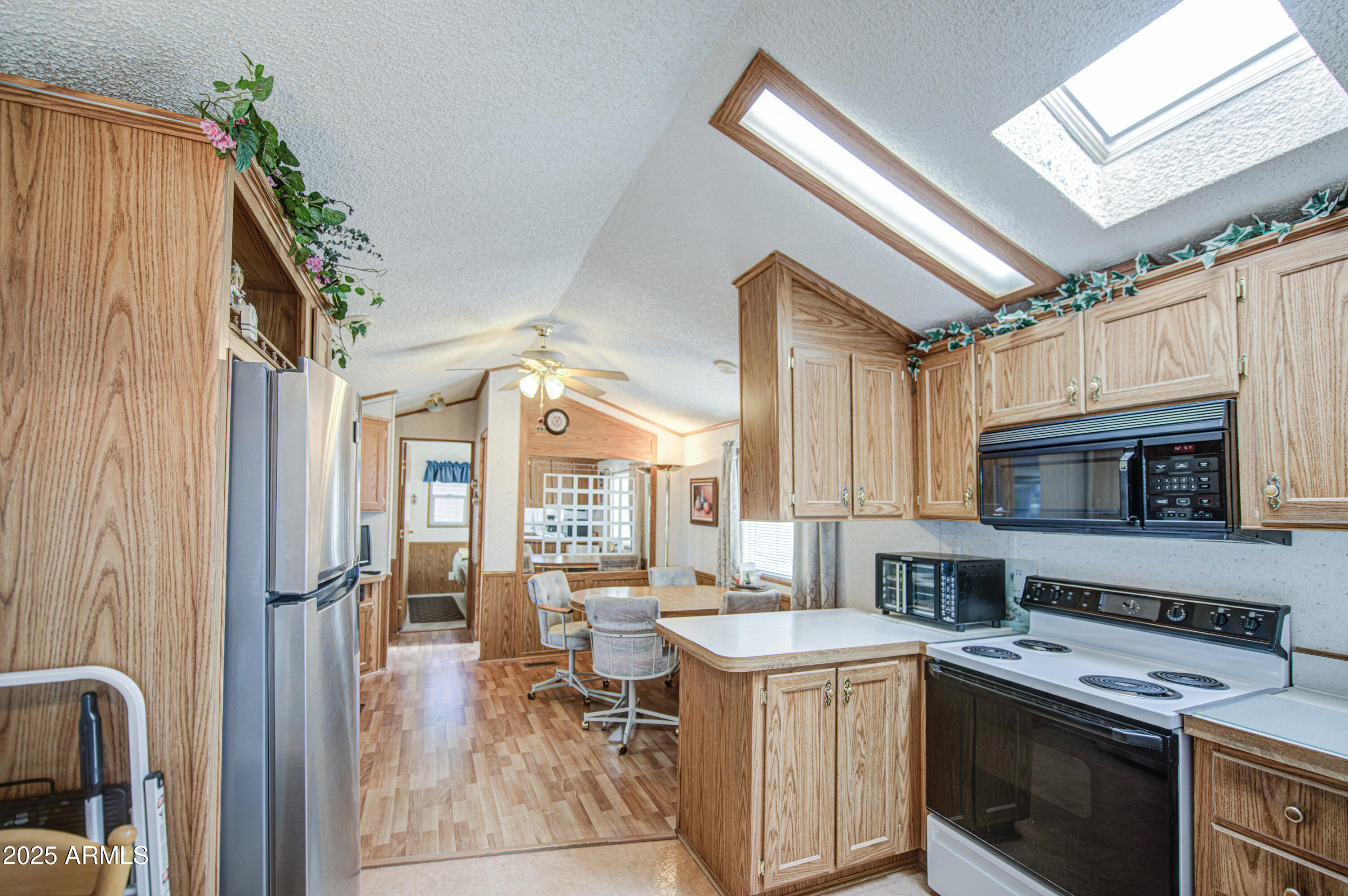 Thumbnail 11