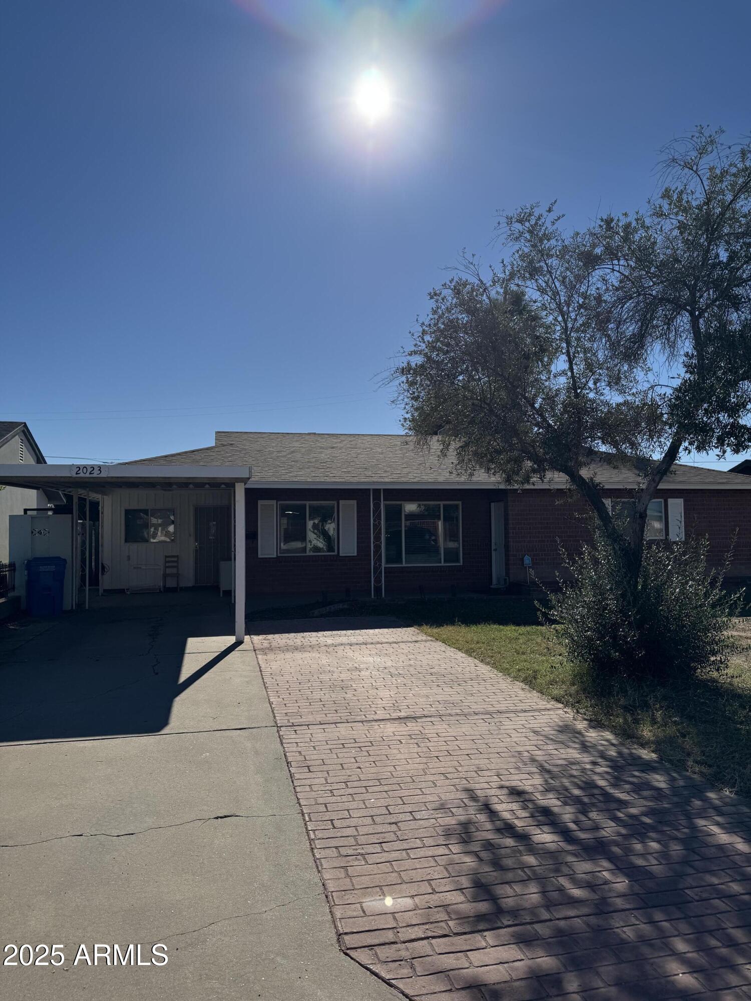 2023 E CLARENDON Avenue, Phoenix, AZ 85016
