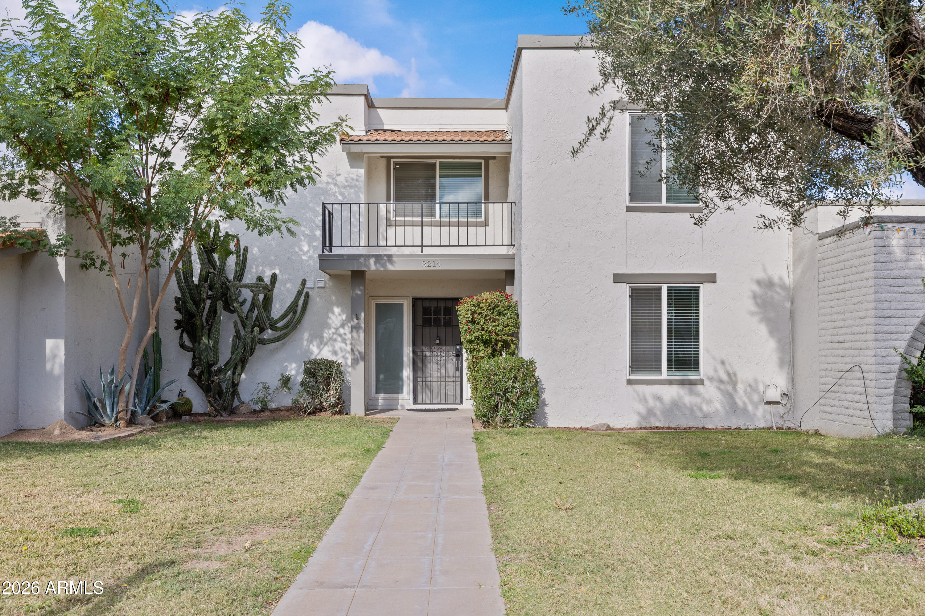 8214 E MCDONALD Drive, Scottsdale, AZ 85250