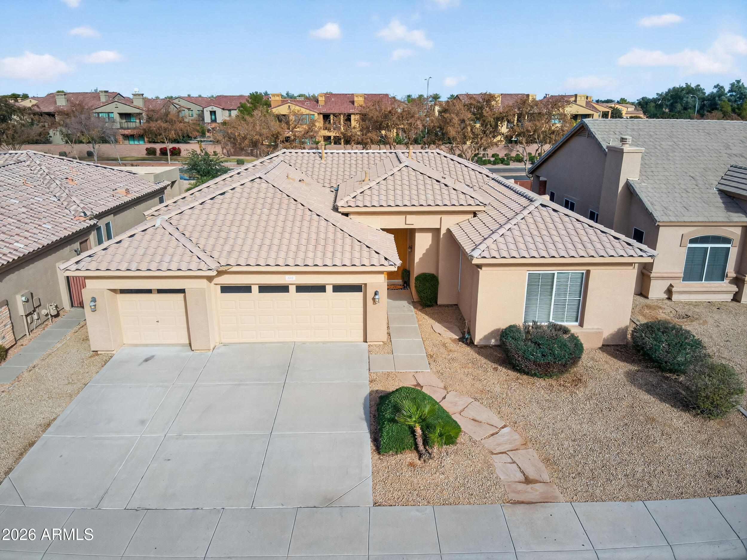 860 W CHERRYWOOD Drive, Chandler, AZ 85248