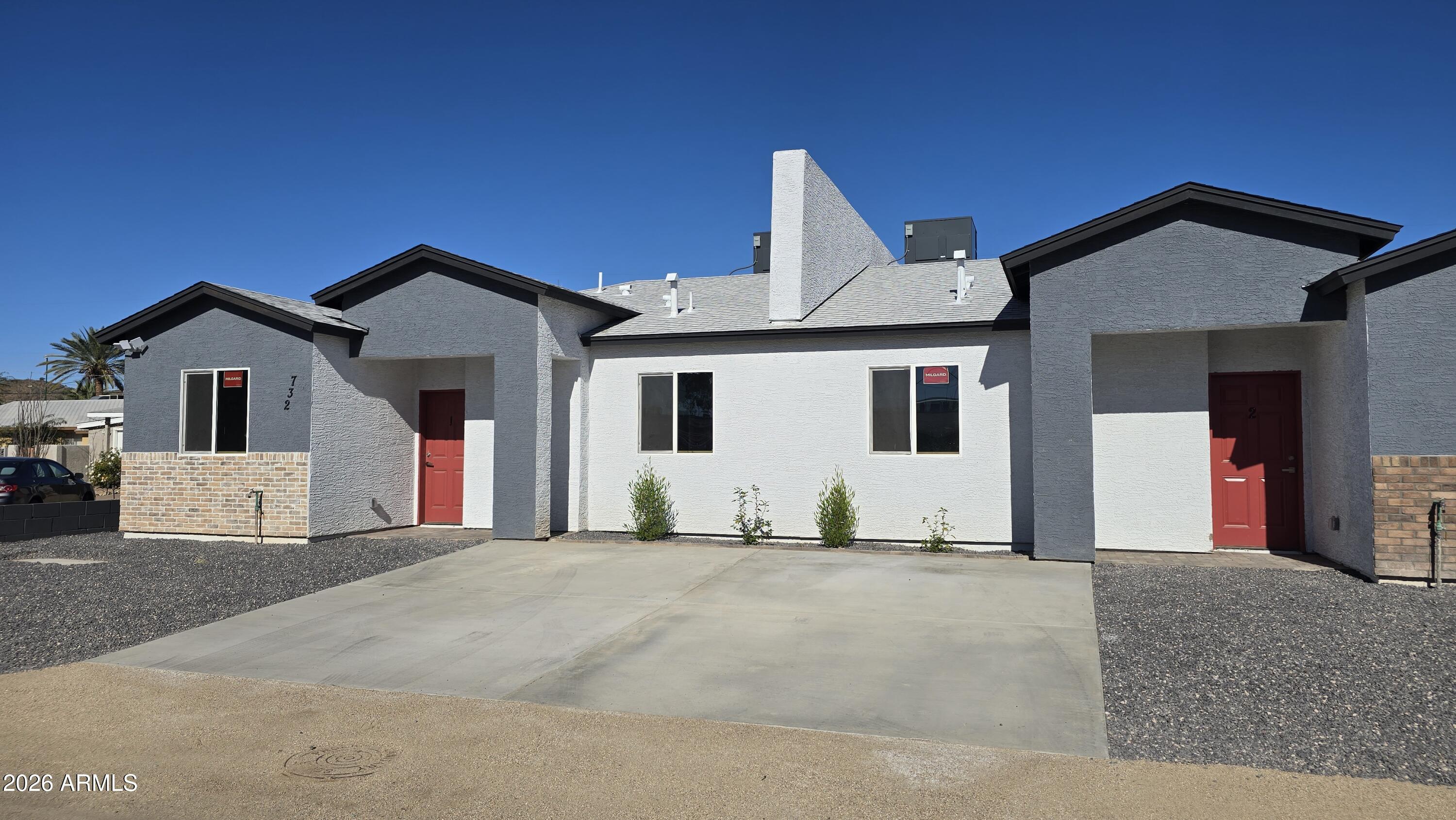 732 E CAROL Avenue, Phoenix, AZ 85020