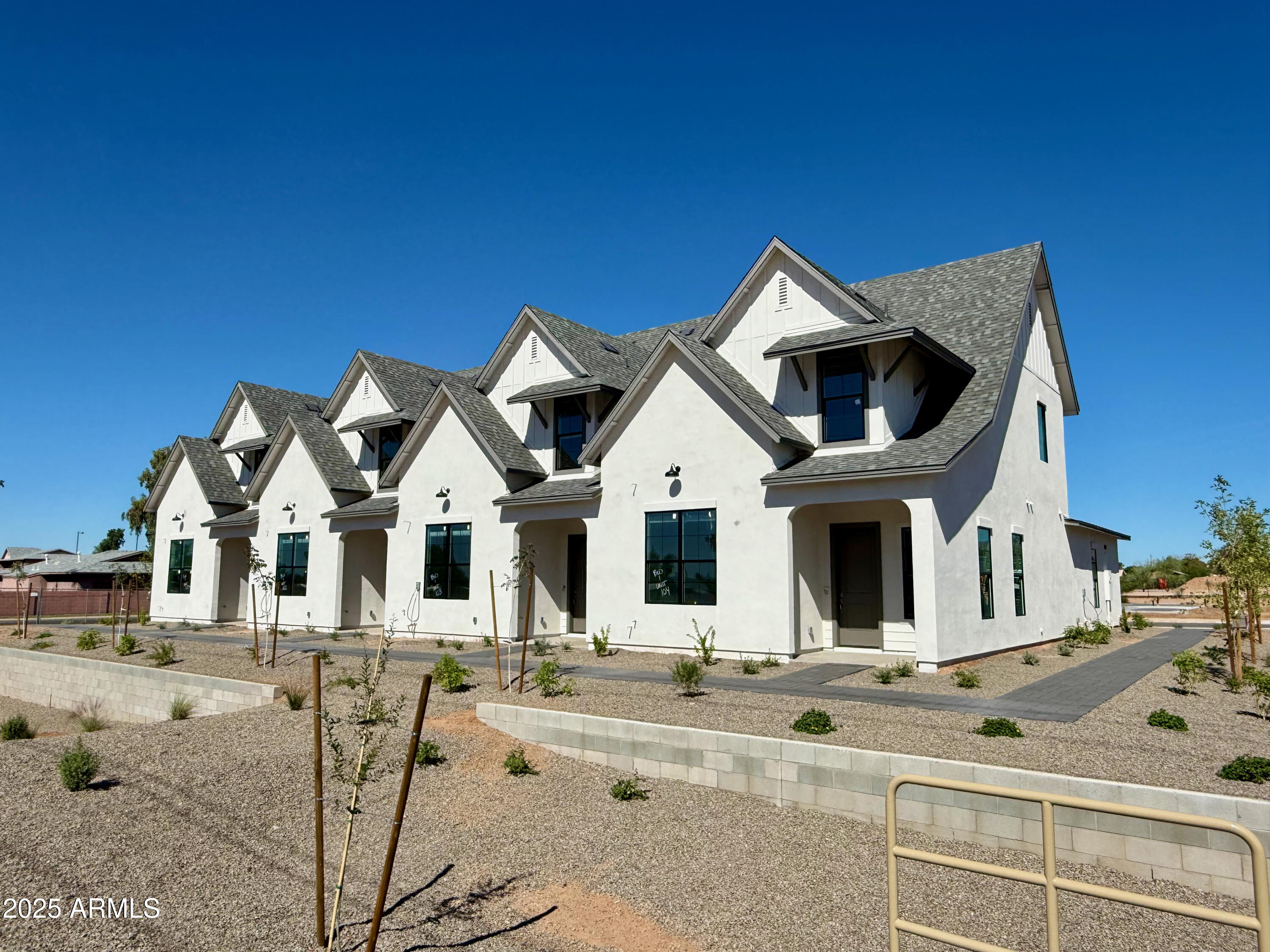 8232 E UNIVERSITY Drive, Mesa, AZ 85207