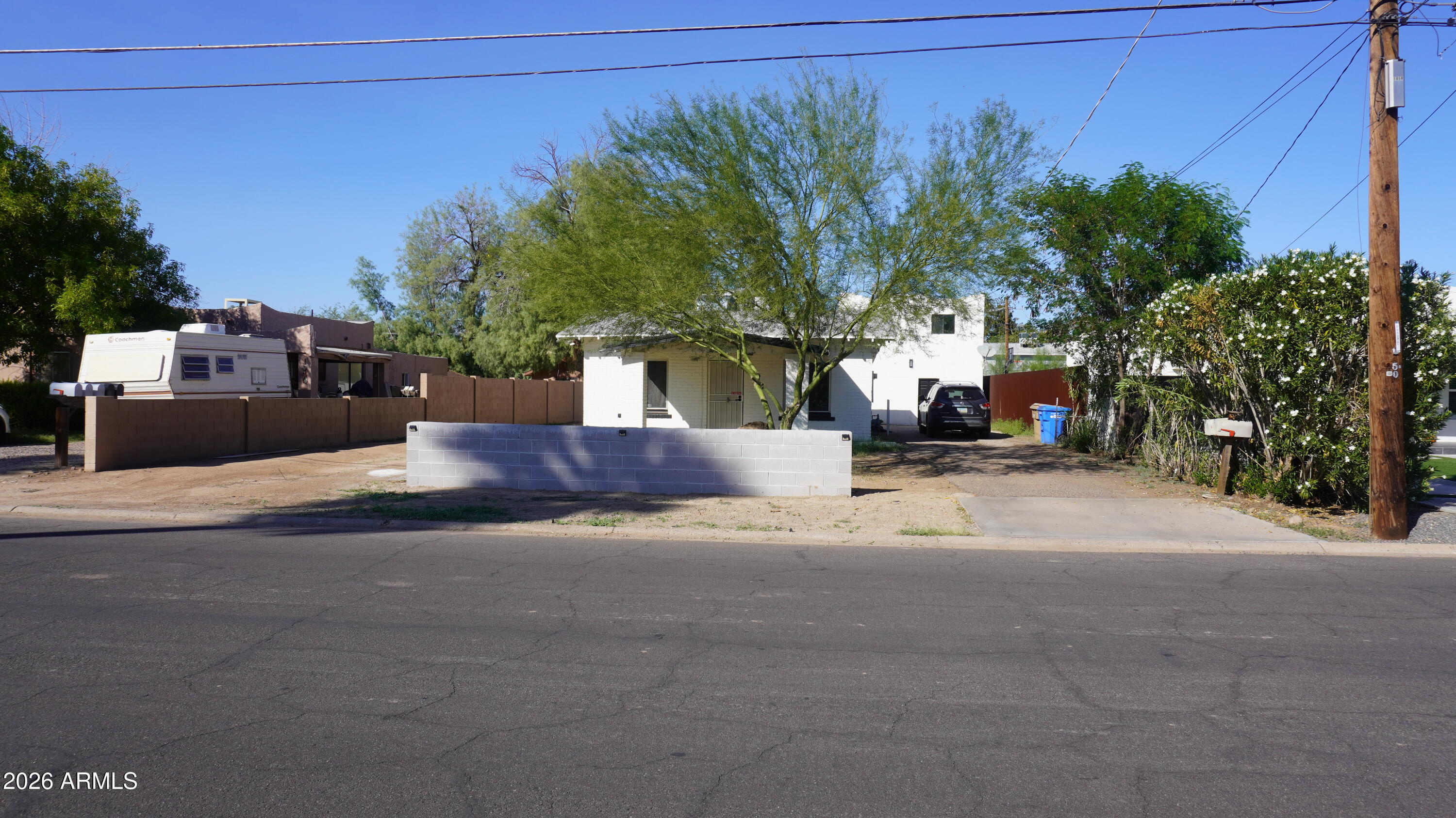1044 E WHITTON Avenue, Phoenix, AZ 85014