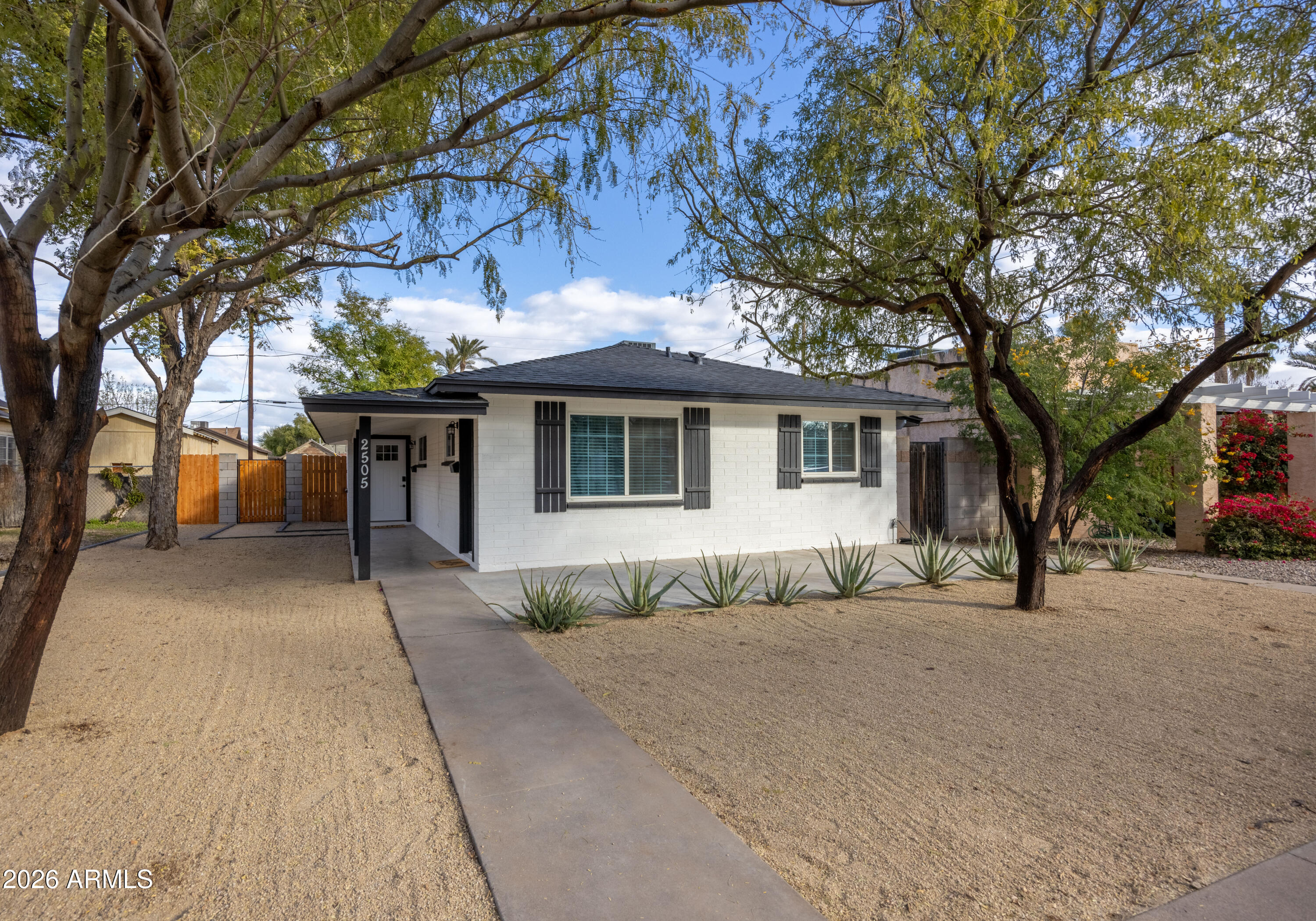 2505 N RICHLAND Street, Phoenix, AZ 85006