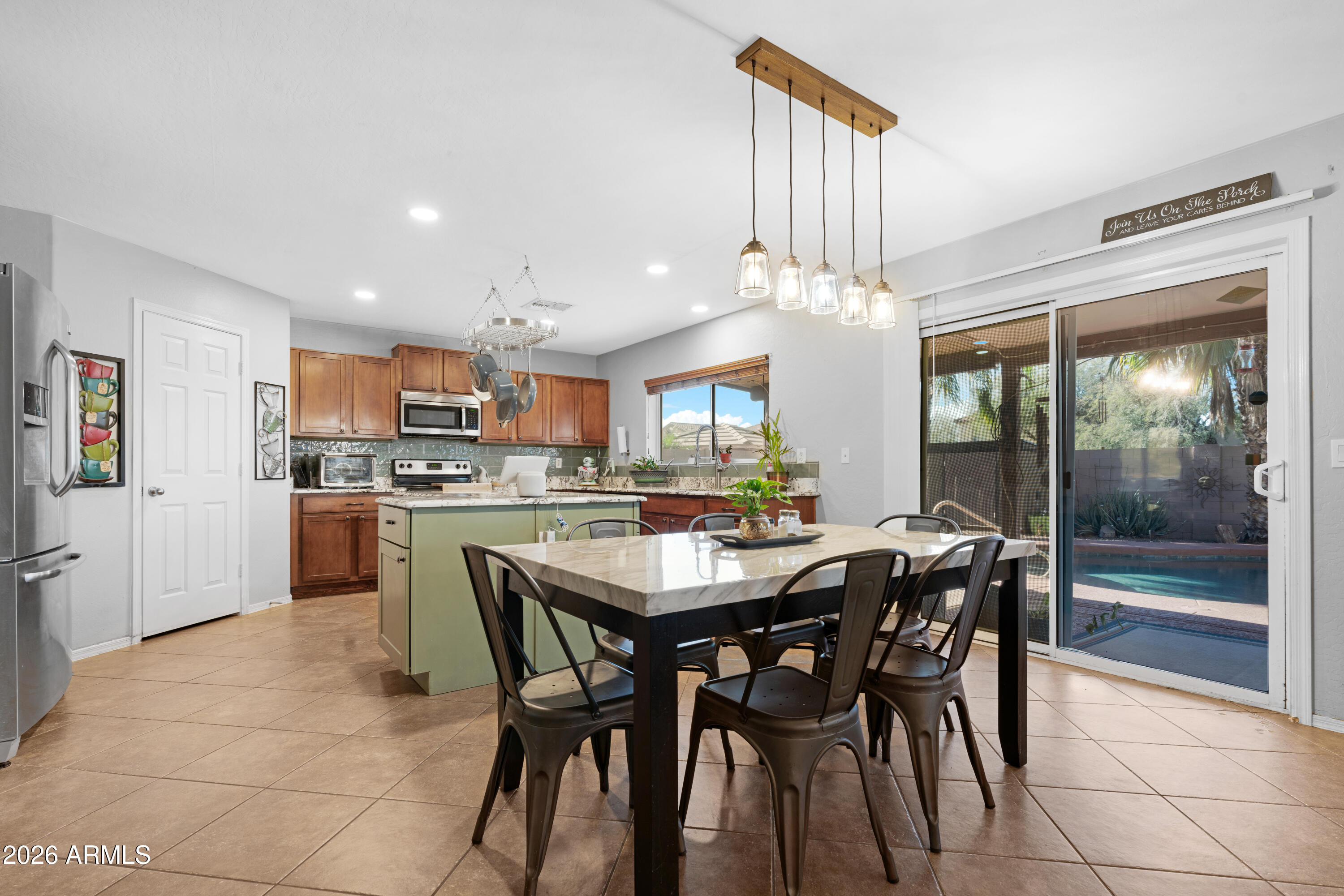 28204 N GRANITE Avenue, San Tan Valley, AZ 85143