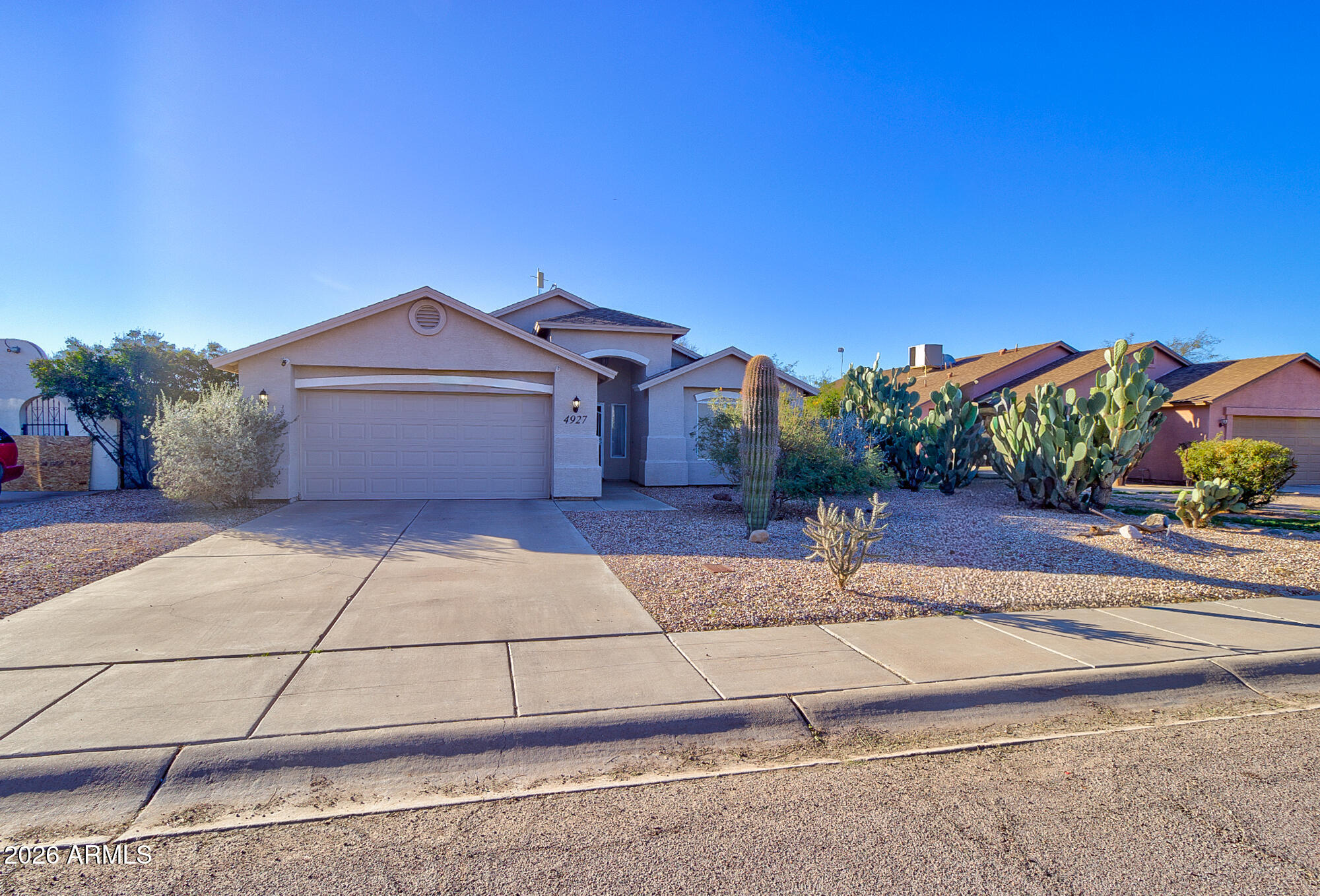 4927 W WARREN Drive, Casa Grande, AZ 85194 — Photo 1 of 37