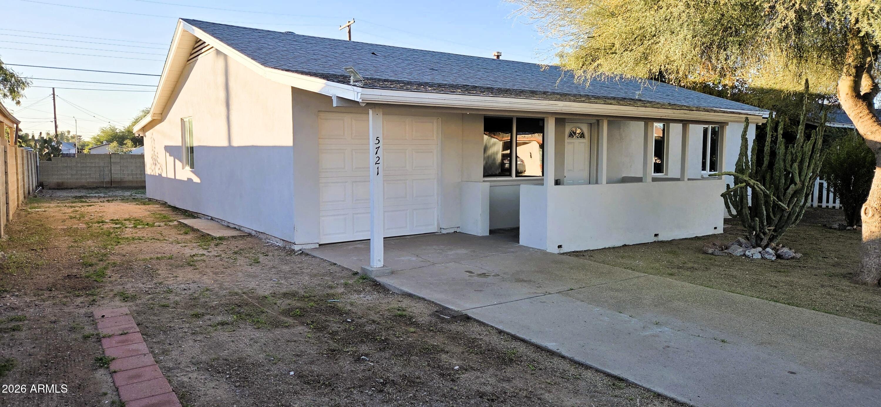 5721 W CHEERY LYNN Road, Phoenix, AZ 85031