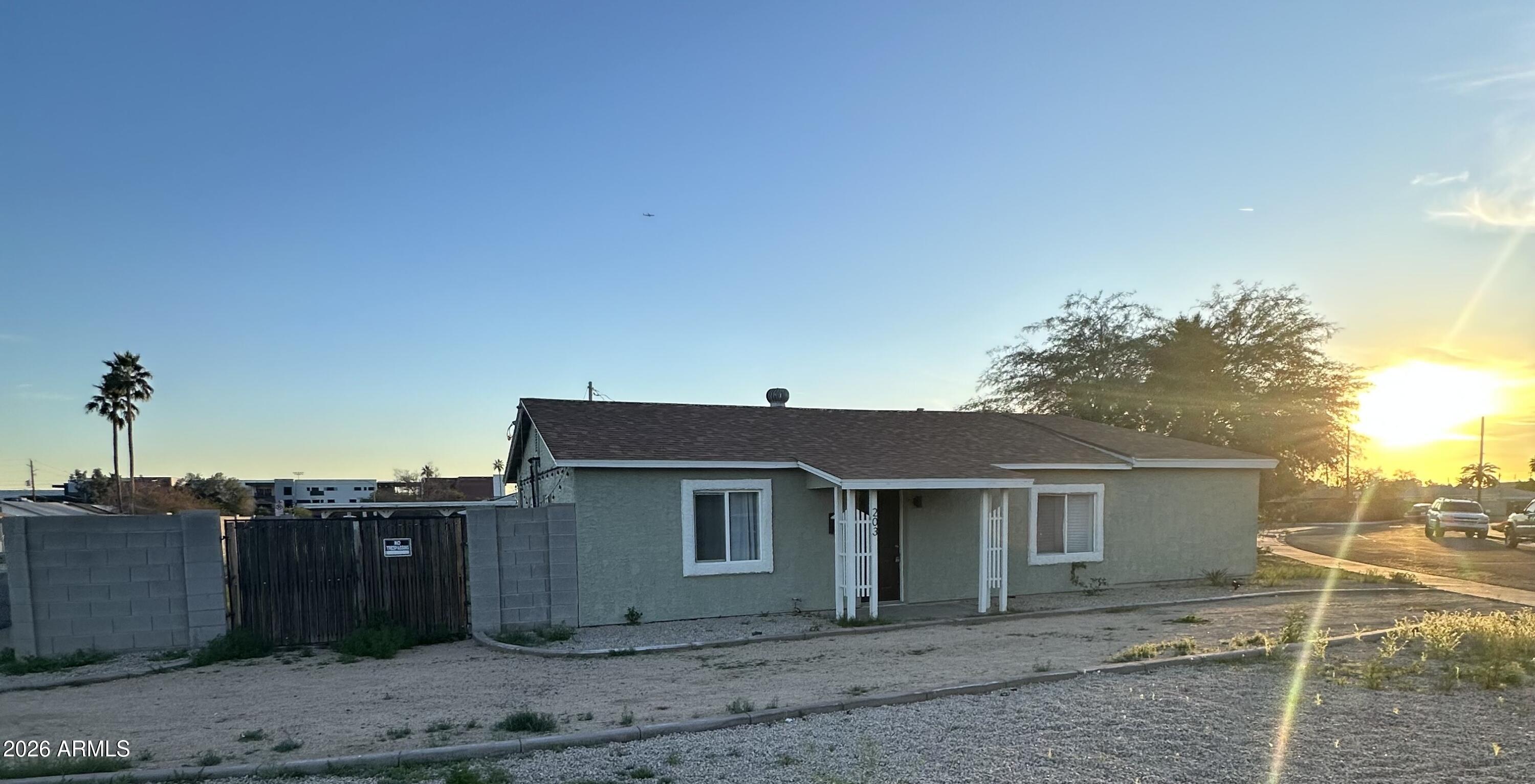 203 W Mission Lane, Phoenix, AZ 85021