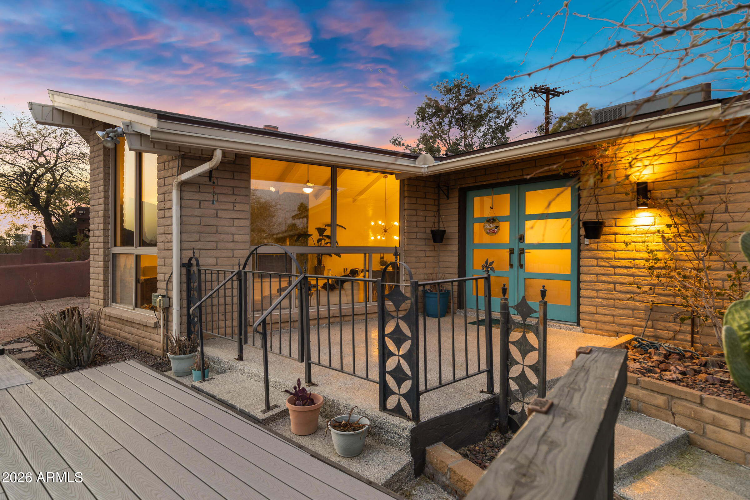 2306 N 55TH Street, Phoenix, AZ 85008