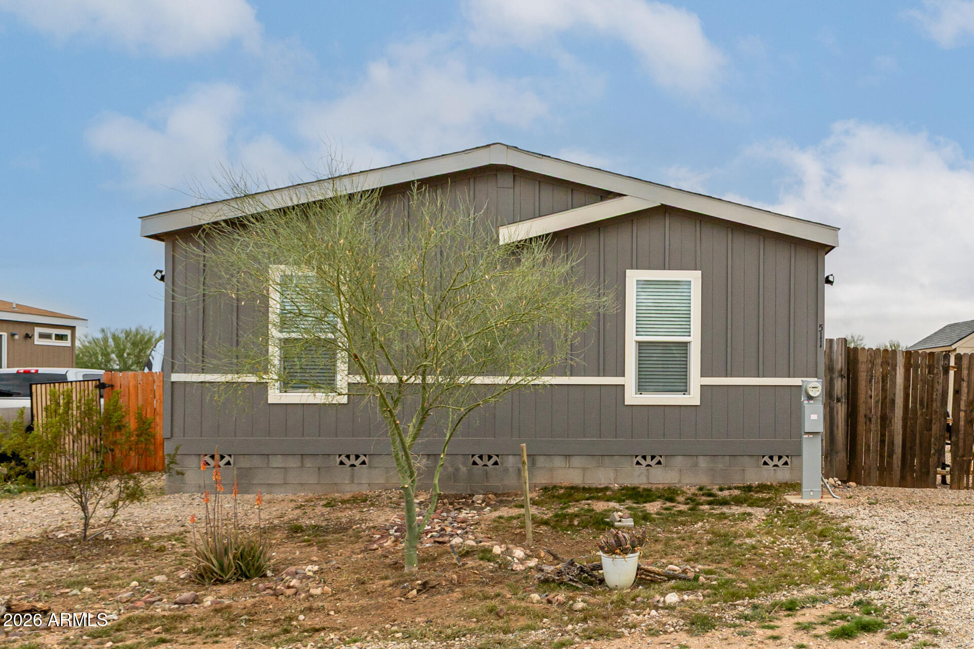 511 W CLAESSENS Drive, Morristown, AZ 85342 — Photo 1 of 31