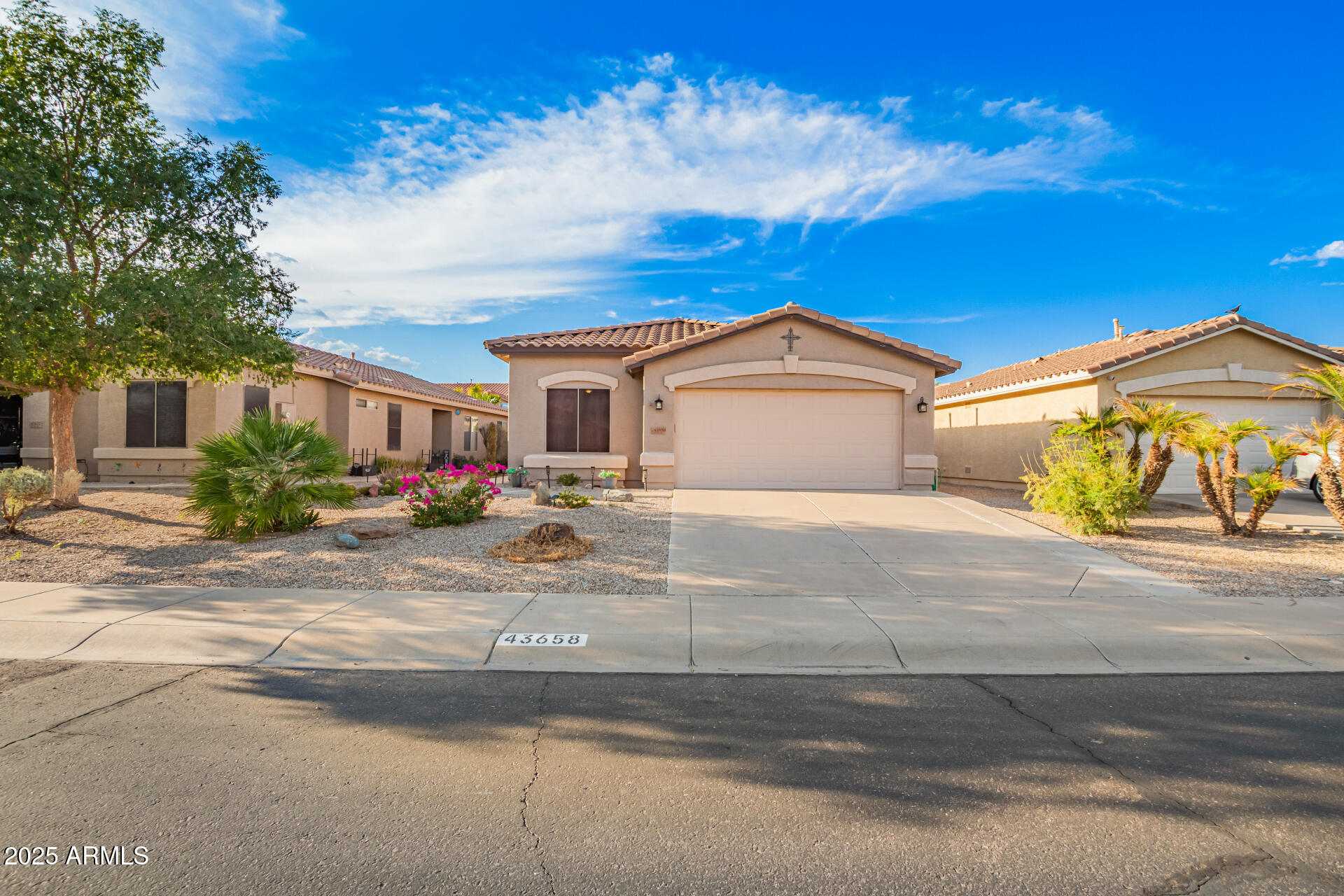 43658 W RIO GRANDE Drive, Maricopa, AZ 85138
