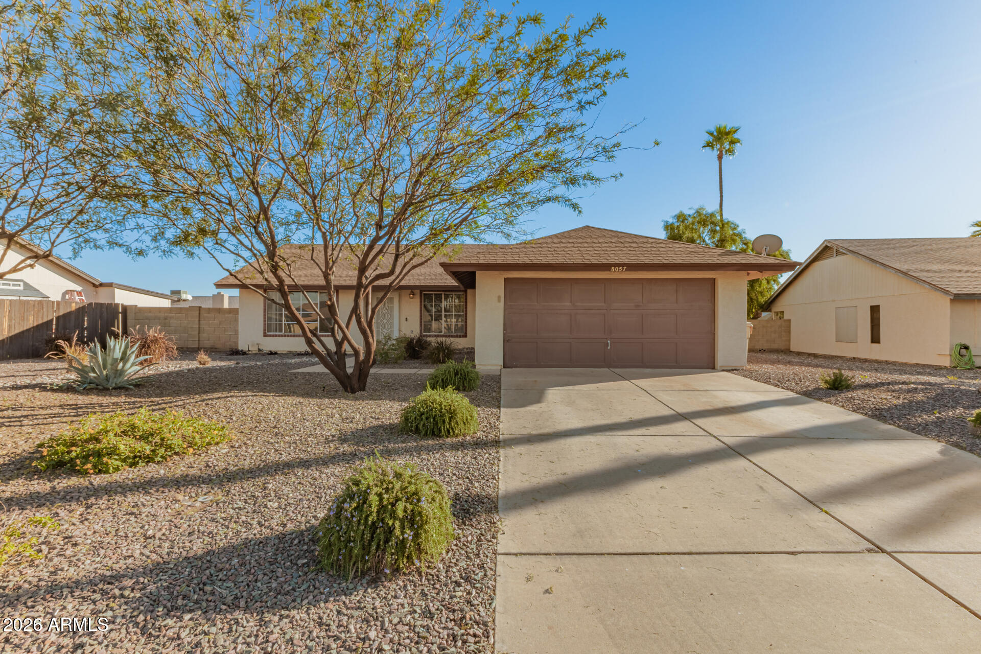 8057 W DREYFUS Drive, Peoria, AZ 85381 — Photo 1 of 28