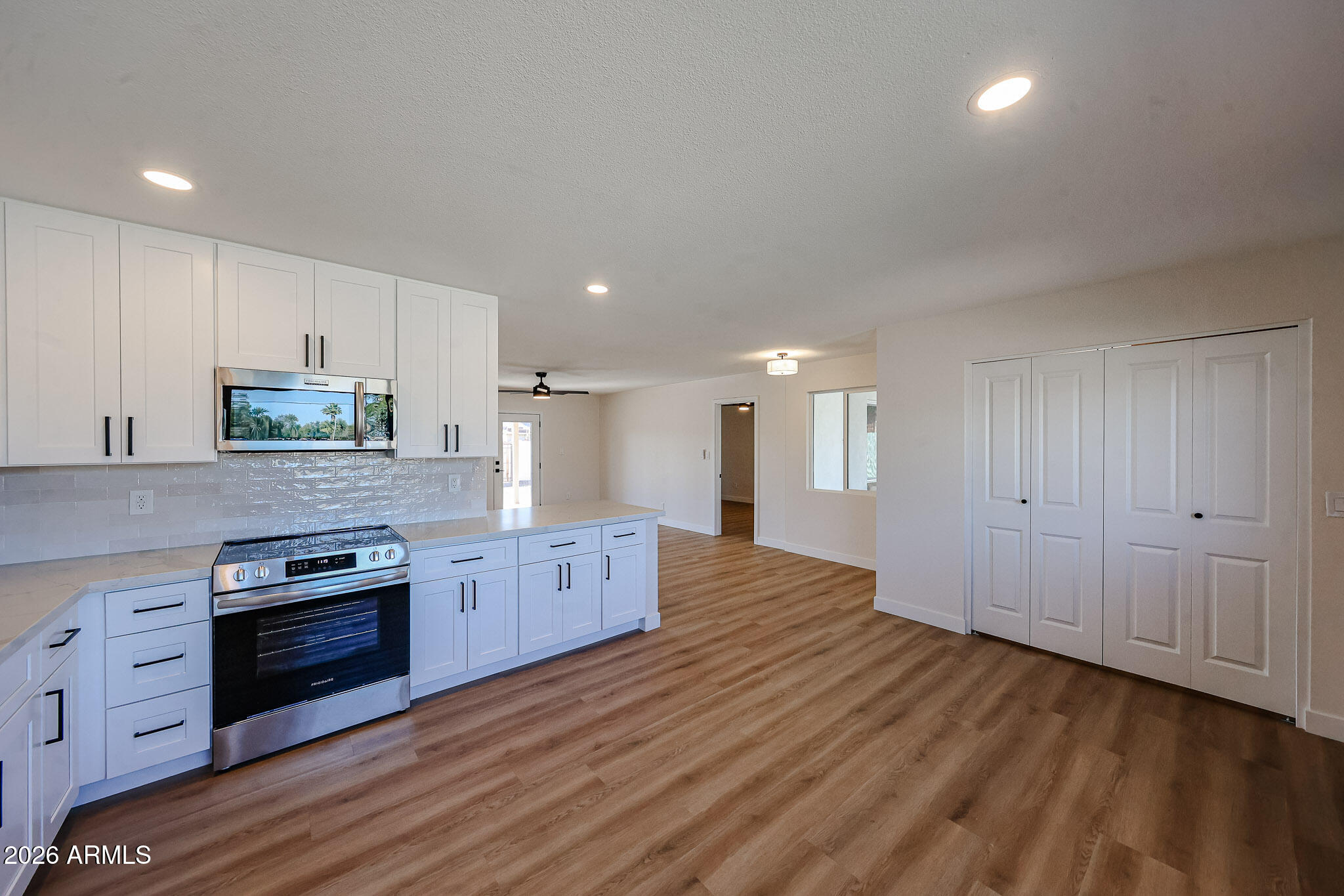 3337 W OCOTILLO Road, Phoenix, AZ 85017