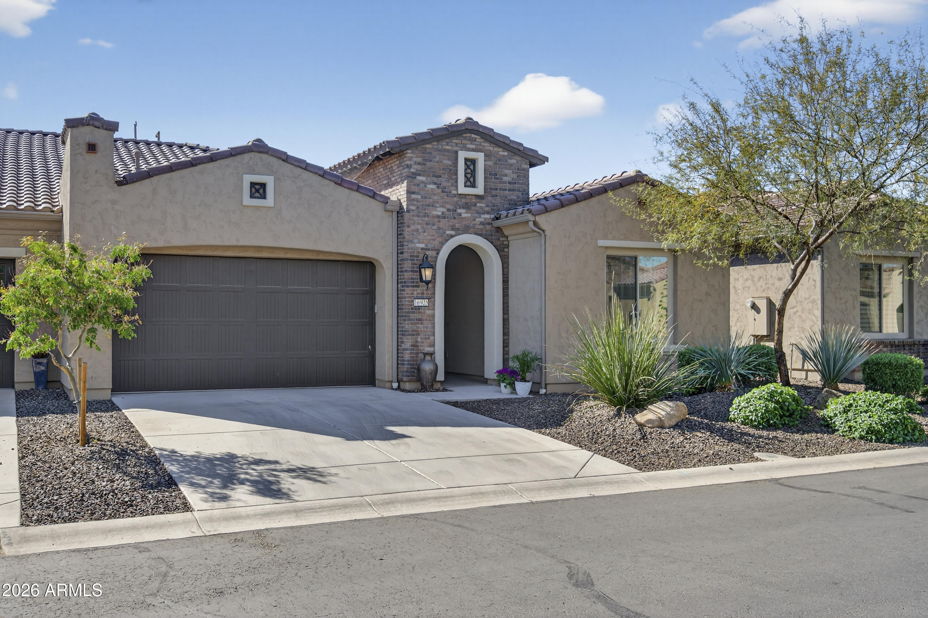 16925 W EARLL Drive W, Goodyear, AZ 85395