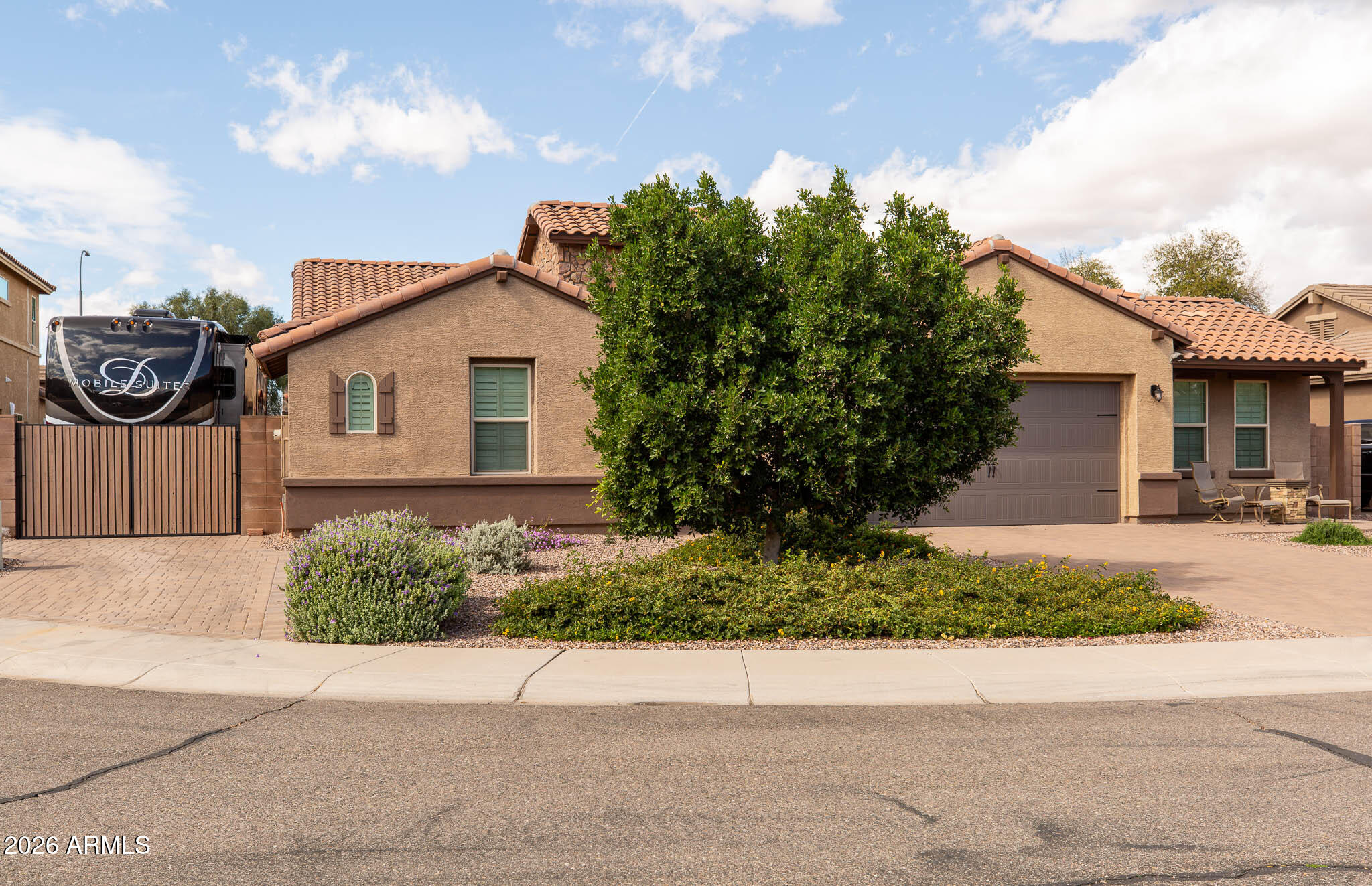 2052 S NAVAJO Court, Chandler, AZ 85286