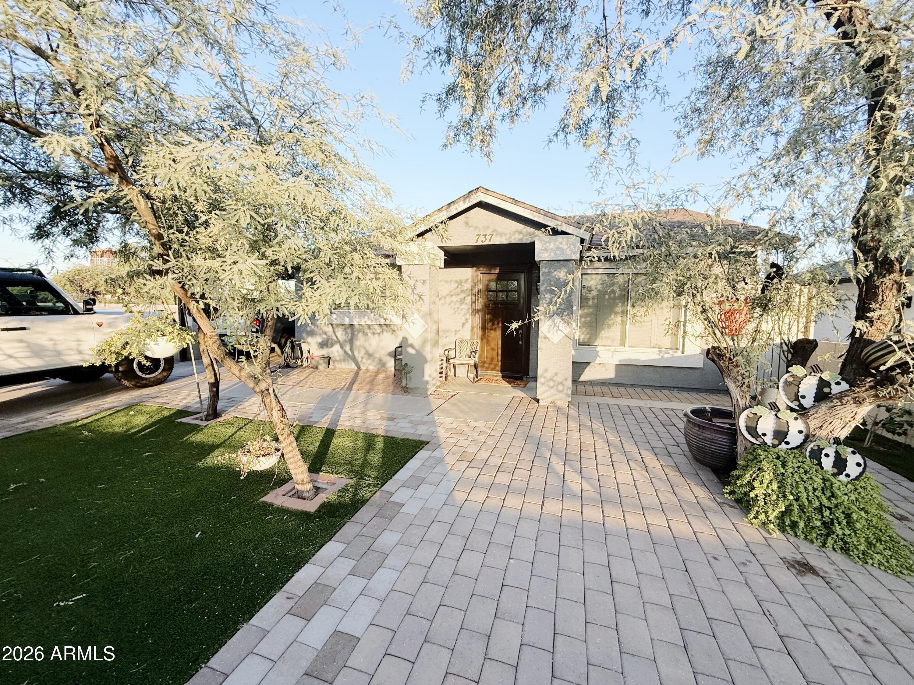 737 S 1st Street, Phoenix, AZ 85004 — Photo 1 of 13