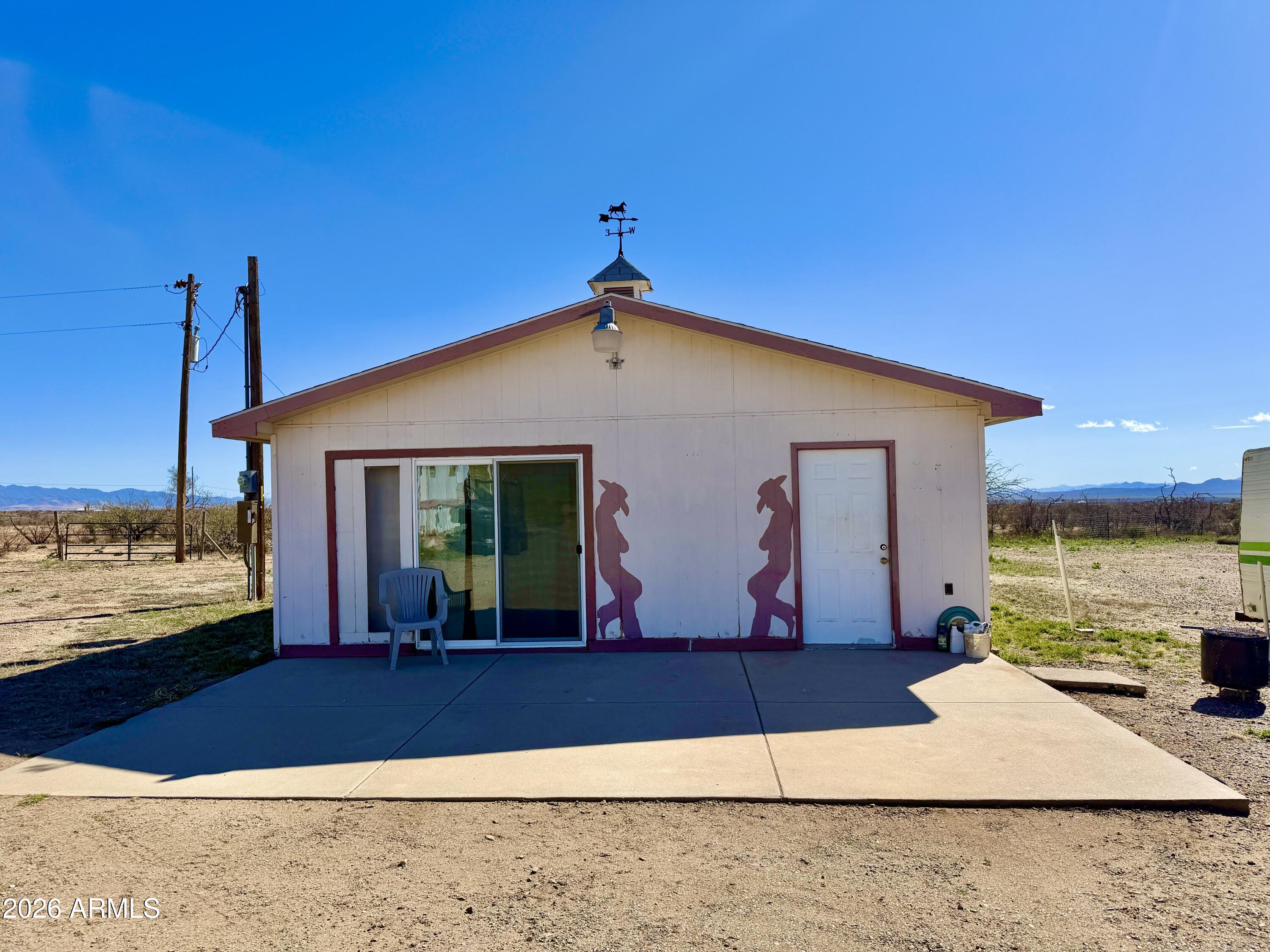 6325 S Bascom Trail, Willcox, AZ 85643 — Photo 1 of 27