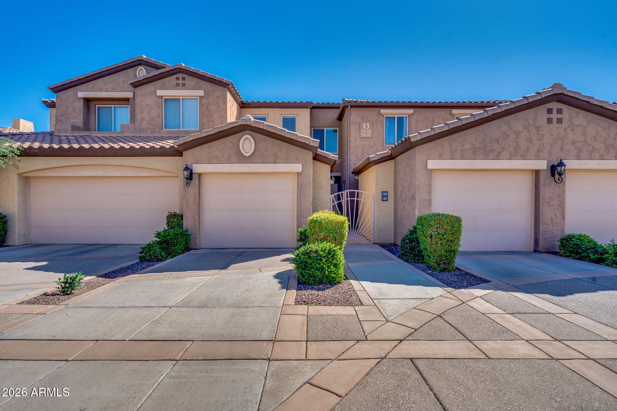 250 W QUEEN CREEK Road 240, Chandler, AZ 85248