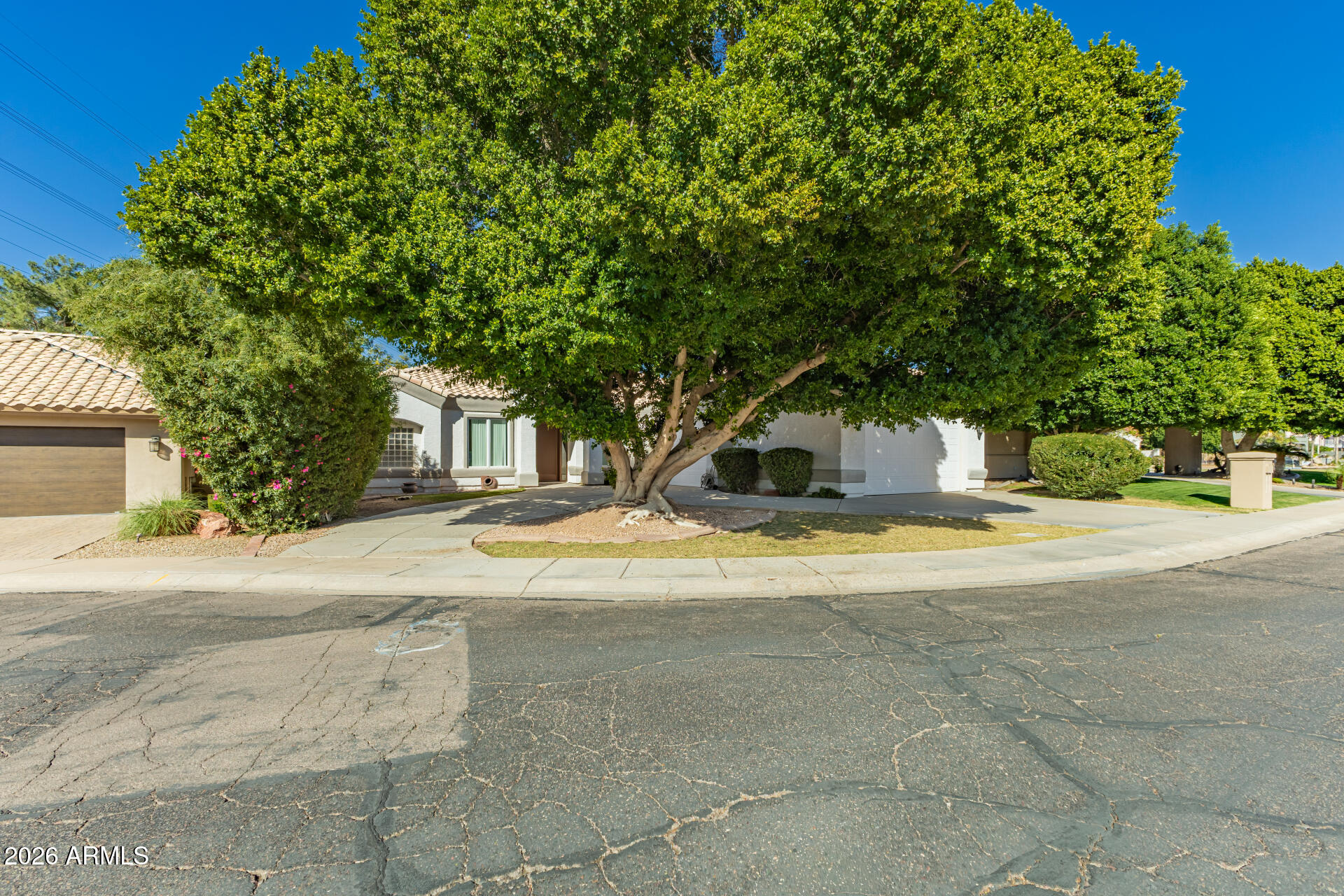 1912 E SCHOONER Court, Gilbert, AZ 85234