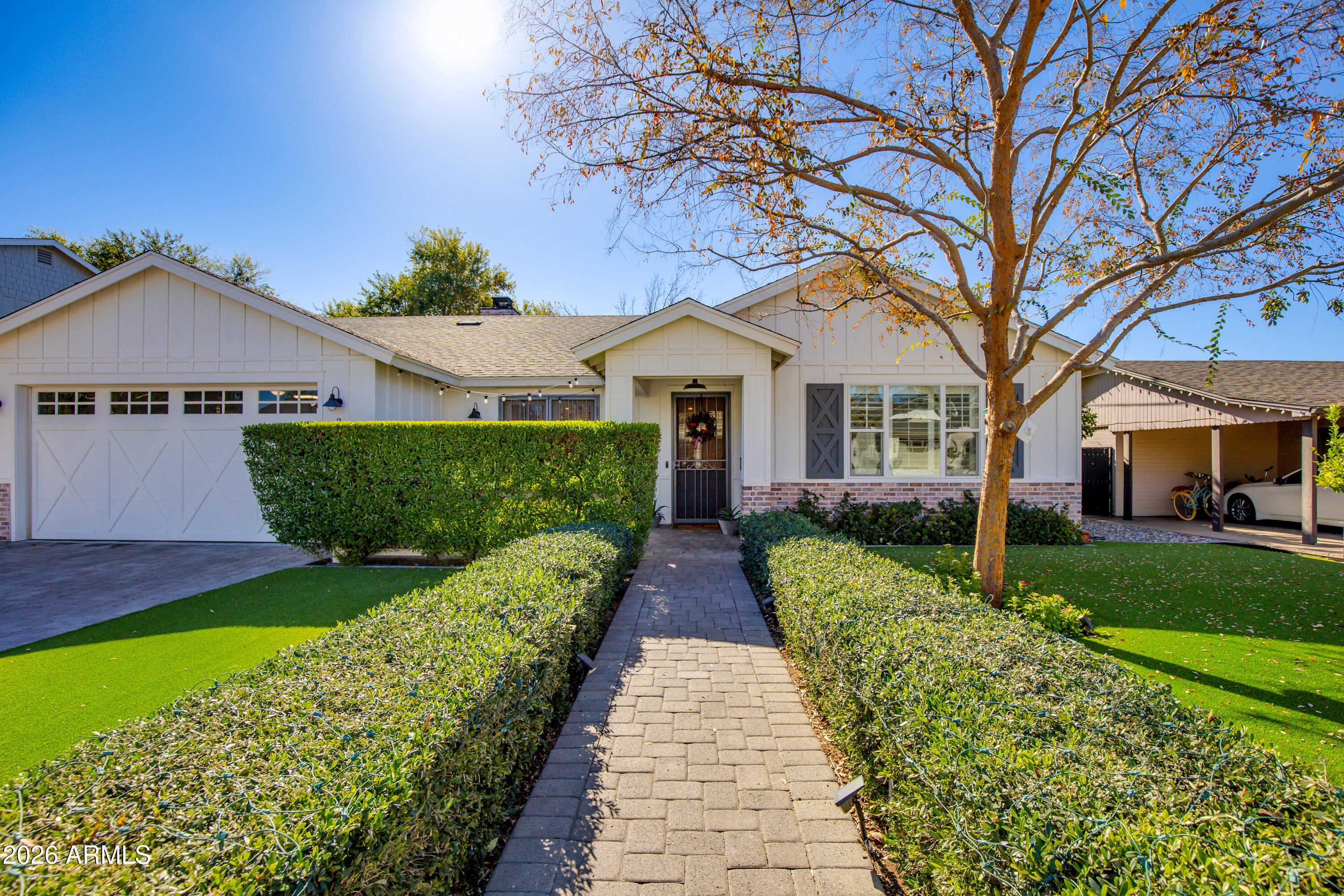 3247 E SELLS Drive, Phoenix, AZ 85018 — Photo 1 of 25