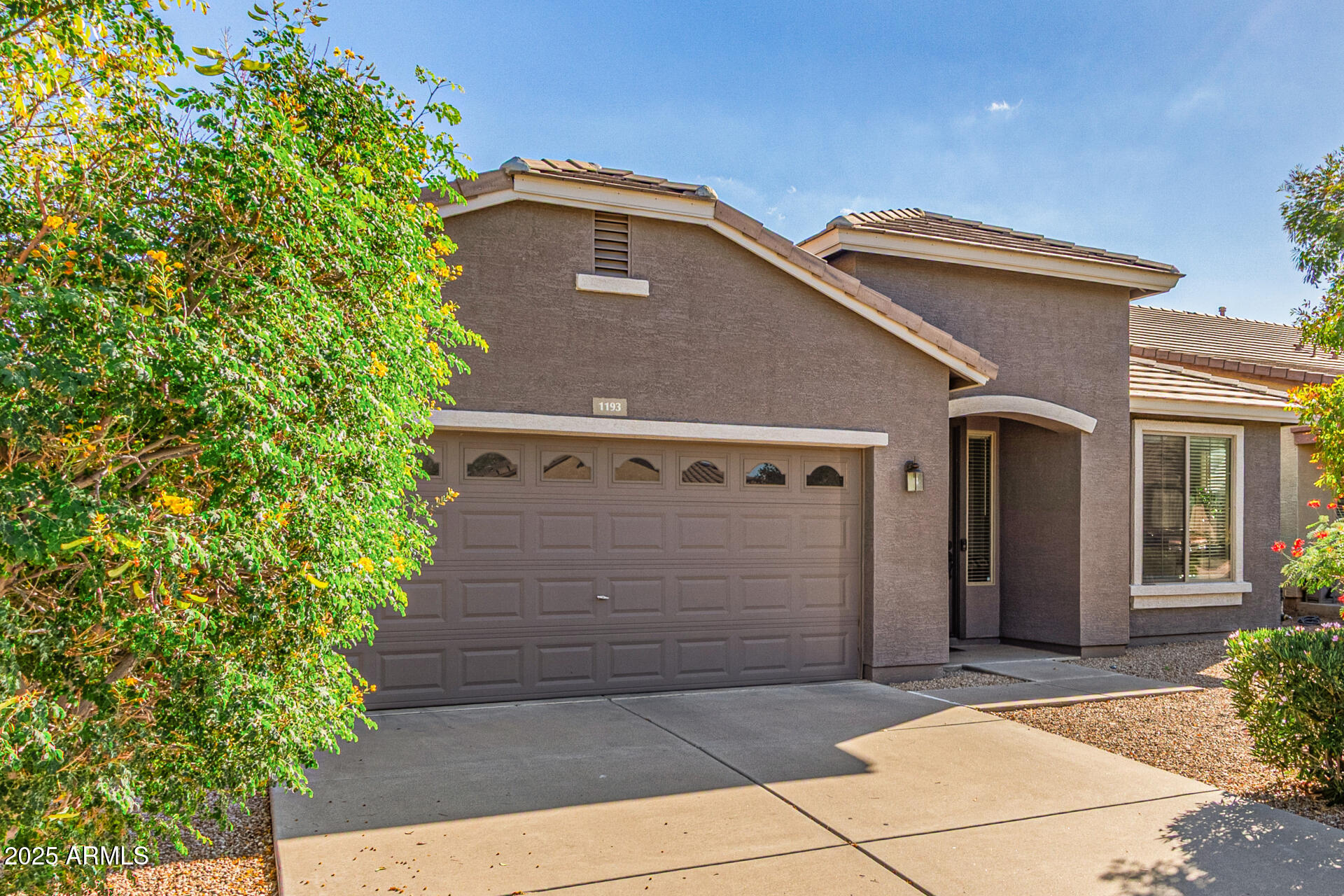 1193 W DESERT HOLLOW Drive, San Tan Valley, AZ 85143