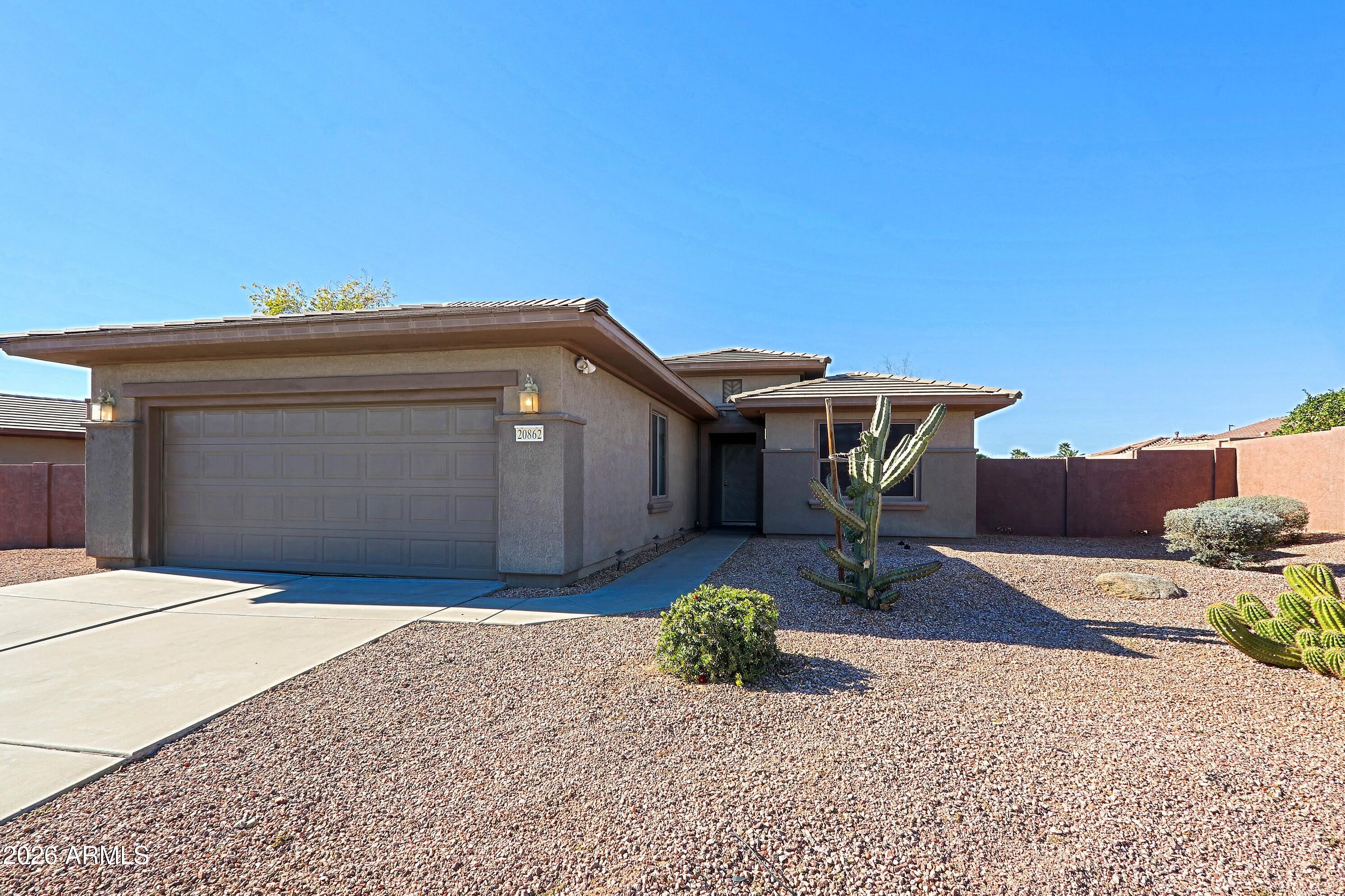20862 N SEQUOIA CREST Drive, Surprise, AZ 85387 — Photo 1 of 33